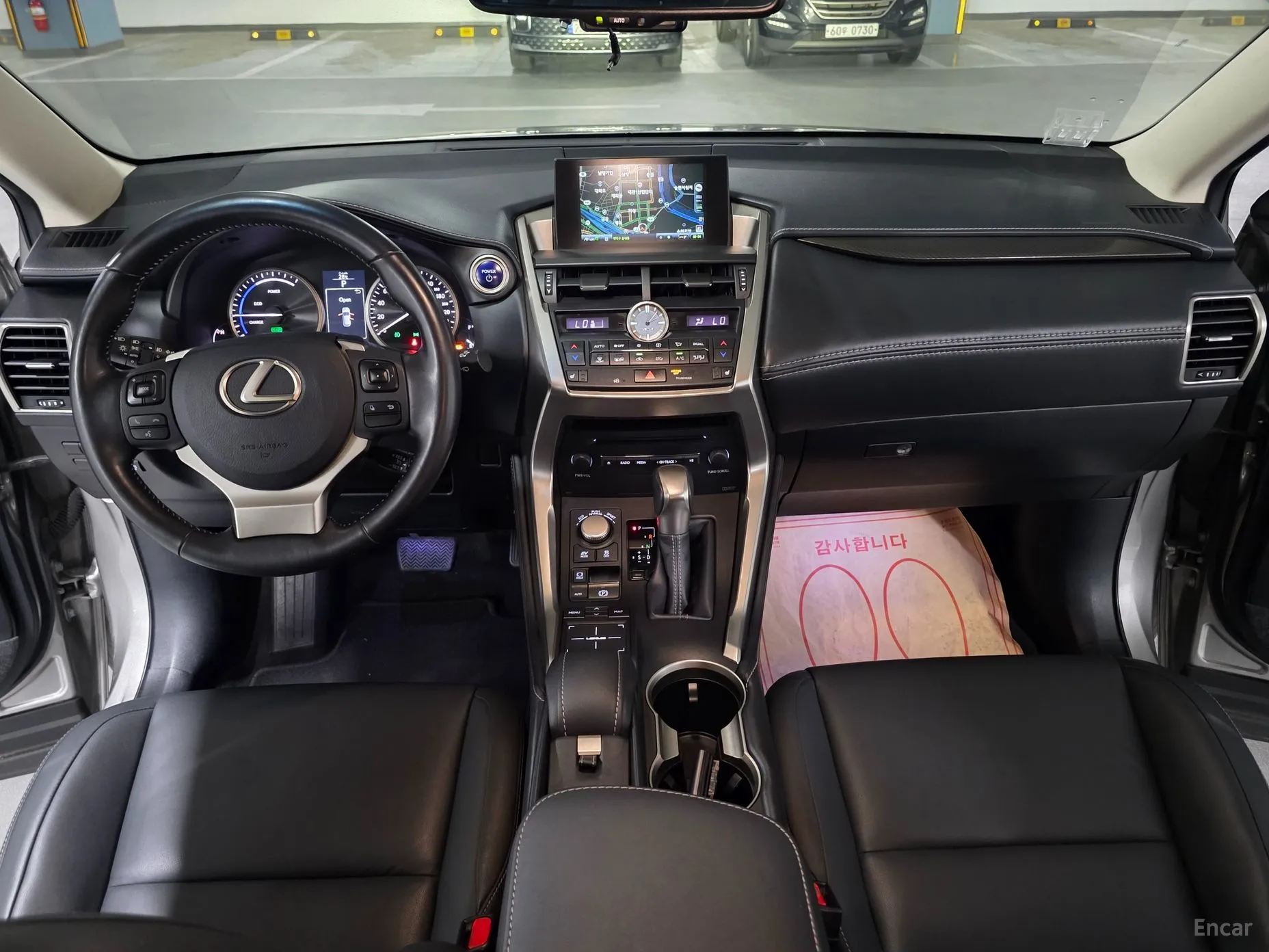 Lexus NX300h превью 3