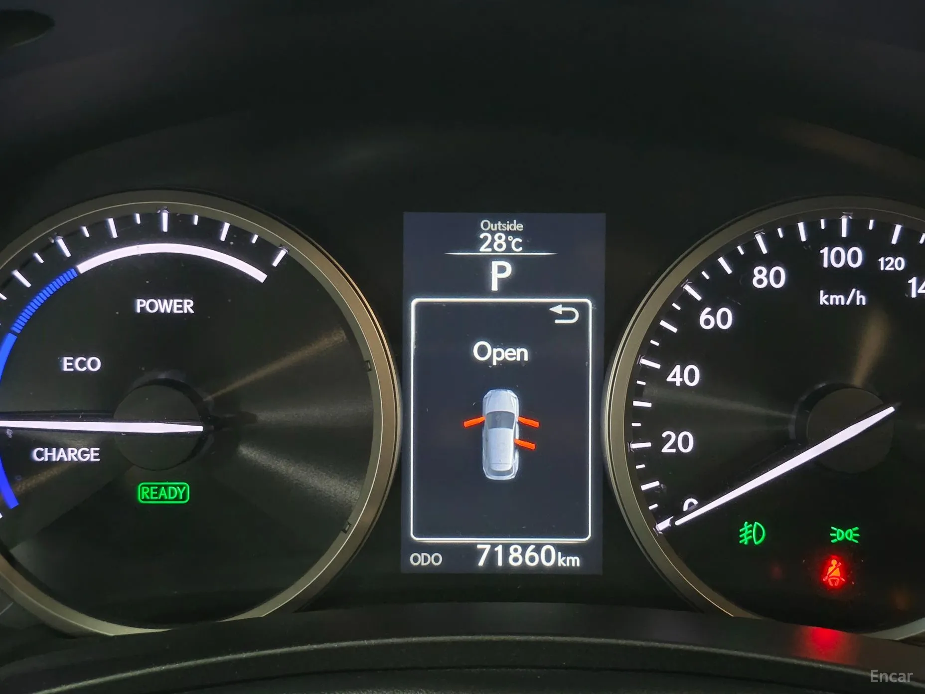 Lexus NX300h превью 6