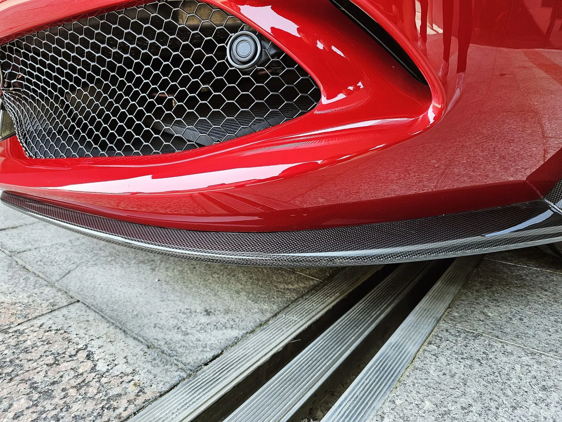 Ferrari 296 GTS превью 14