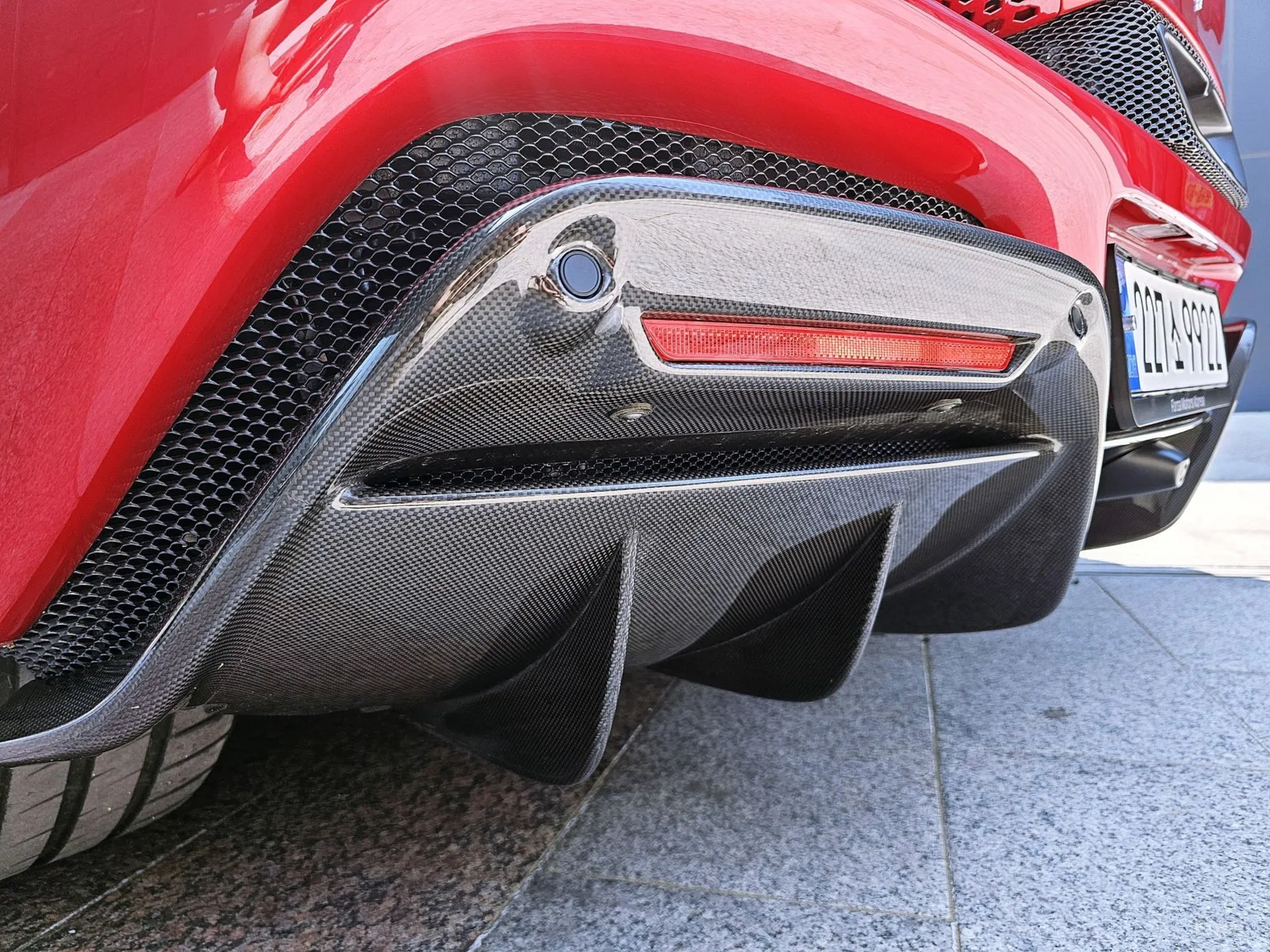 Ferrari 296 GTS превью 16