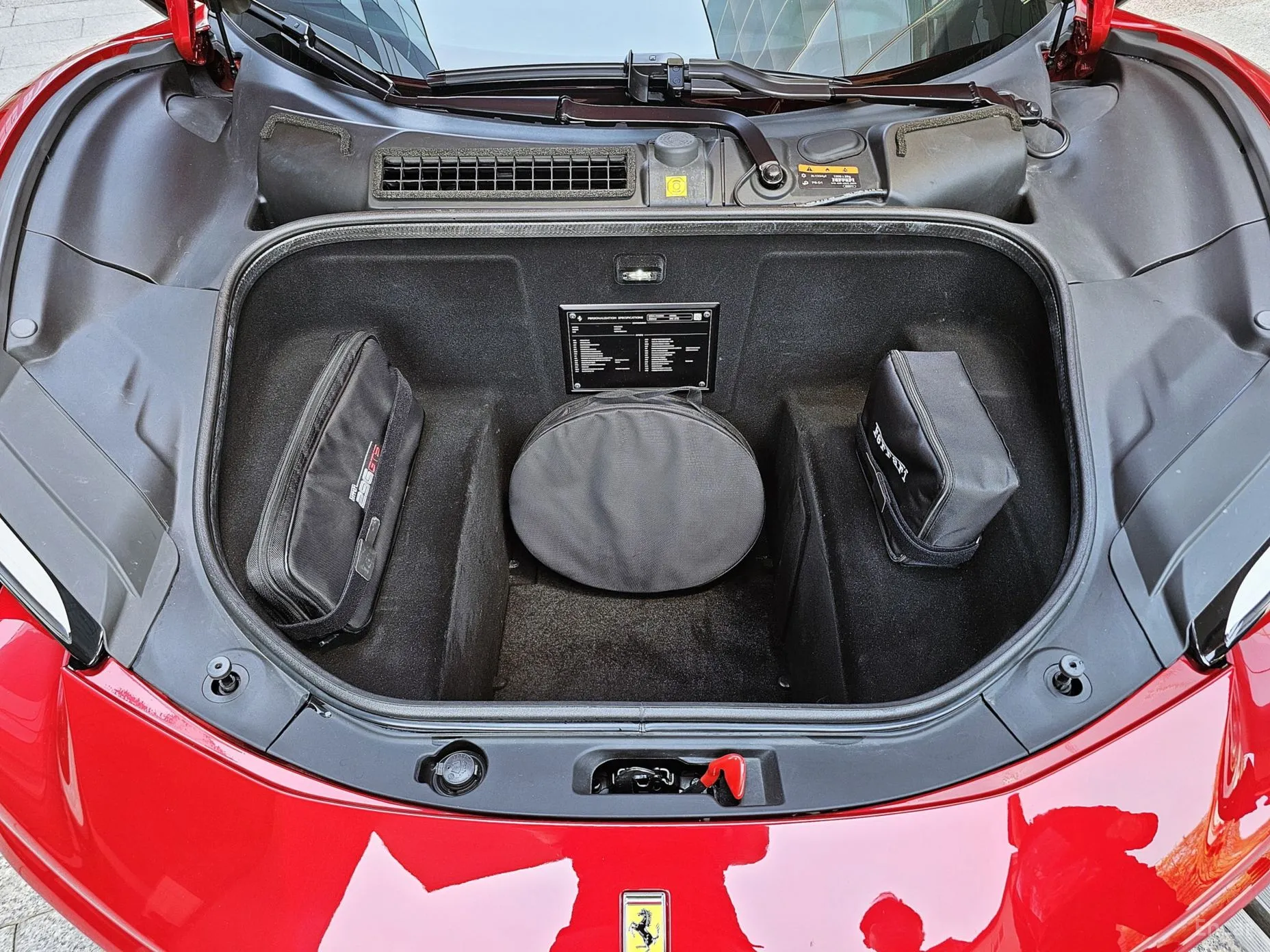 Ferrari 296 GTS превью 17