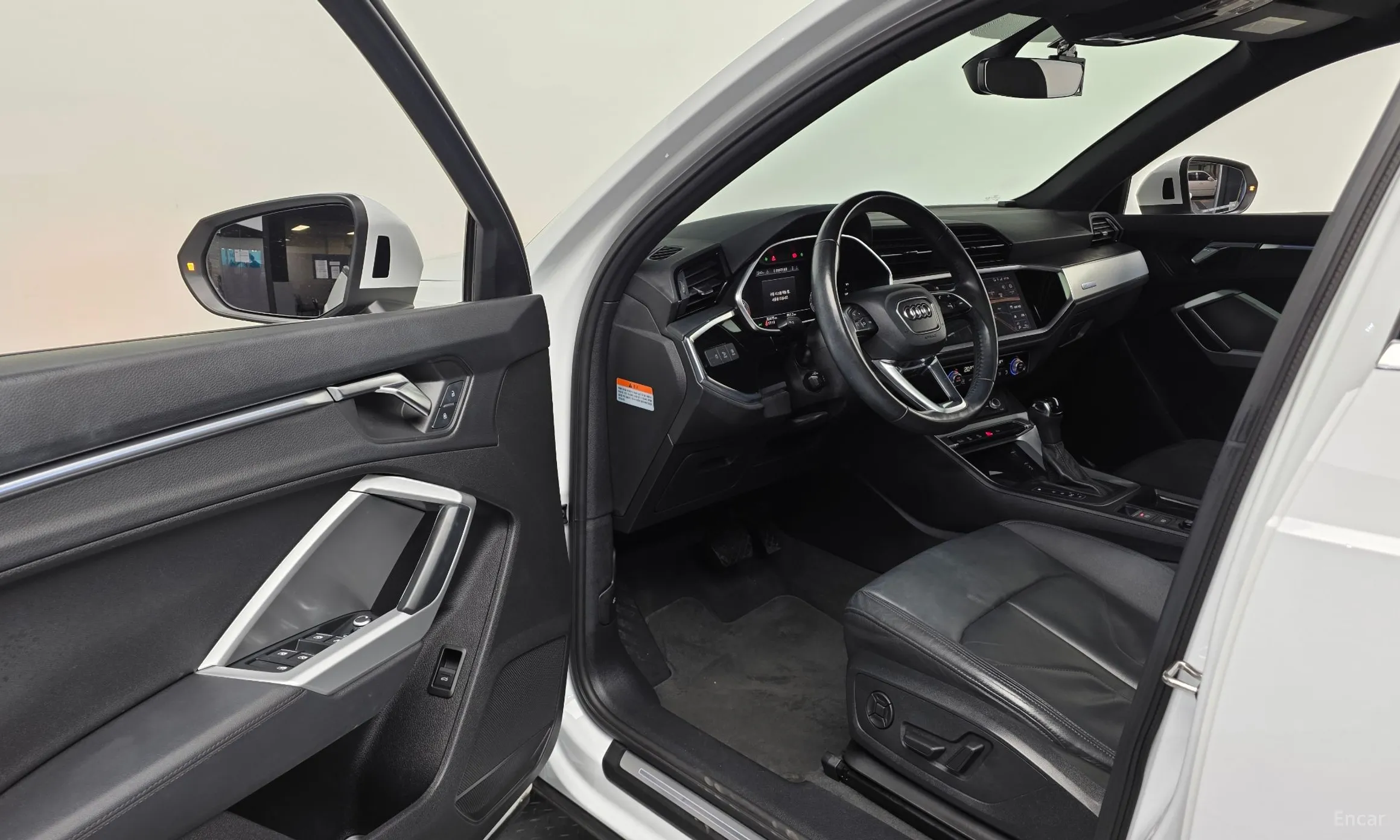 Audi Q3 (F3) превью 10