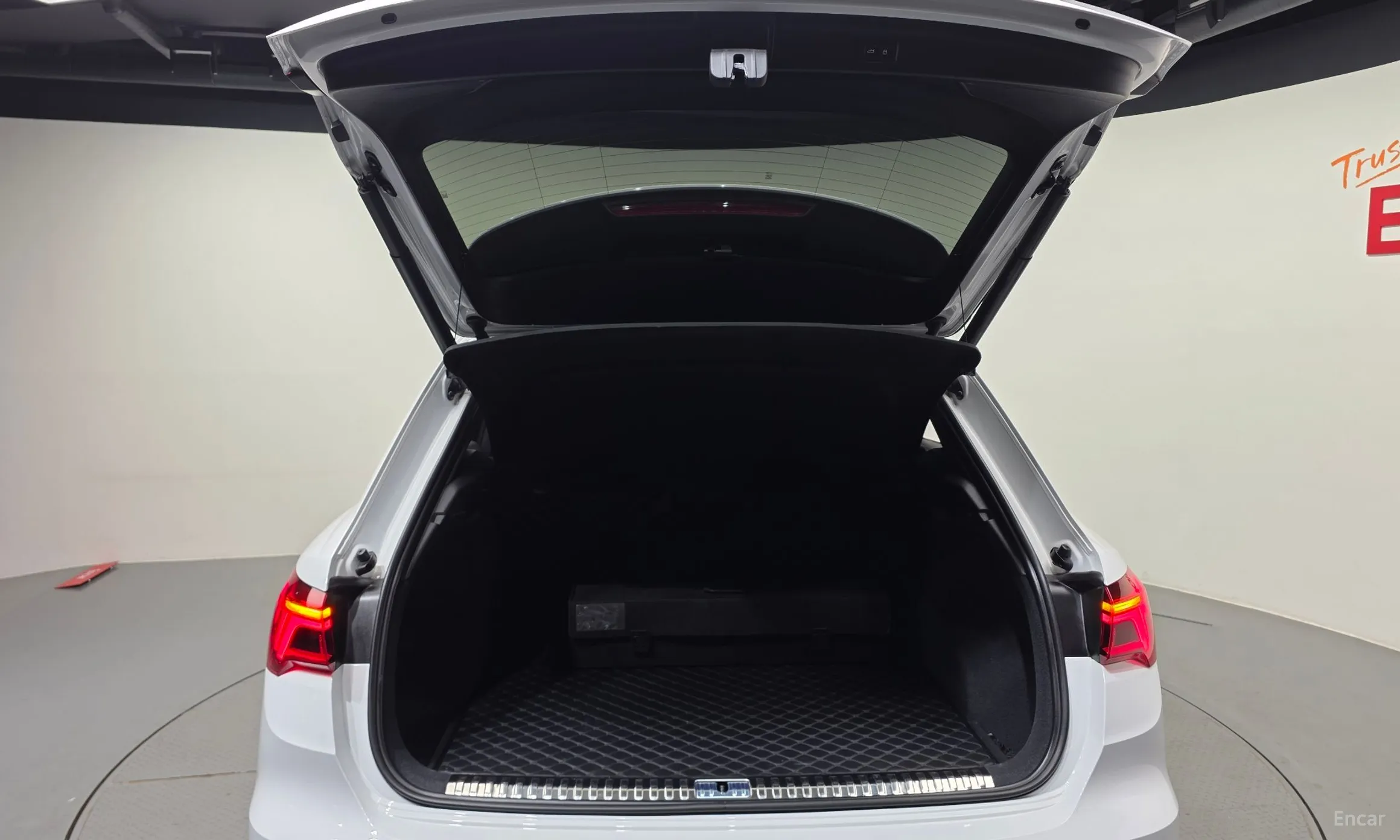 Audi Q3 (F3) превью 20