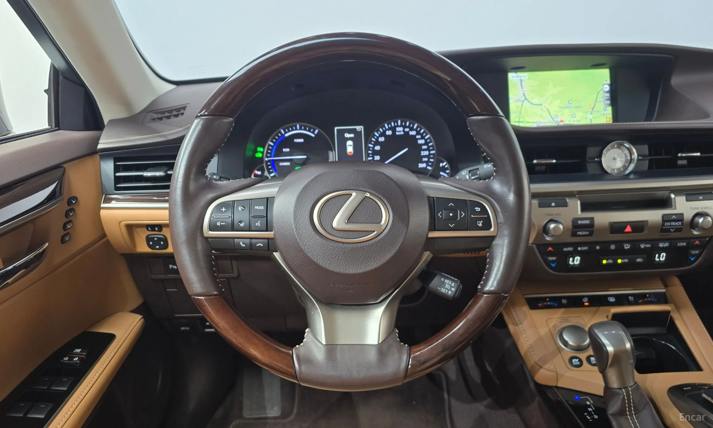 Lexus New ES300h превью 12