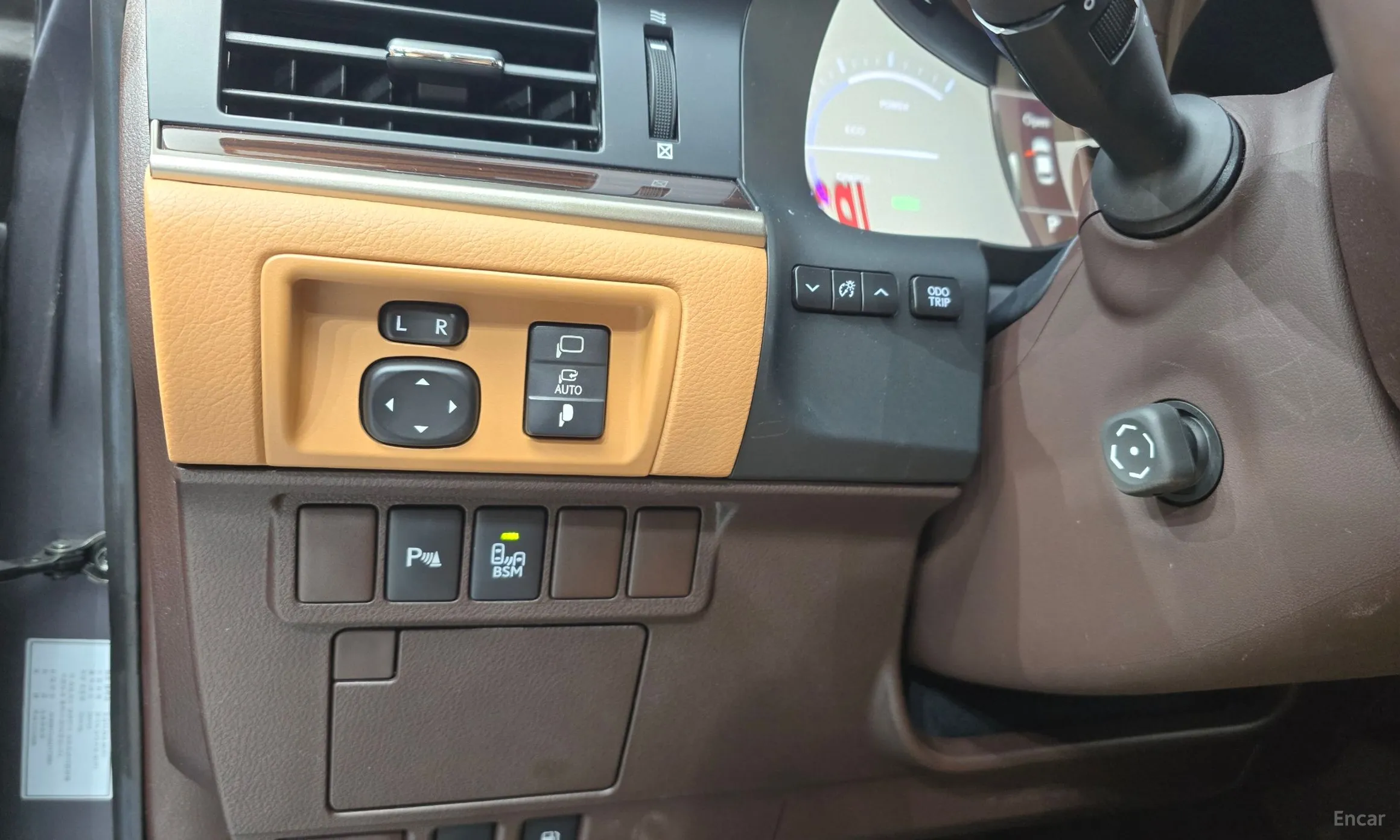Lexus New ES300h превью 16