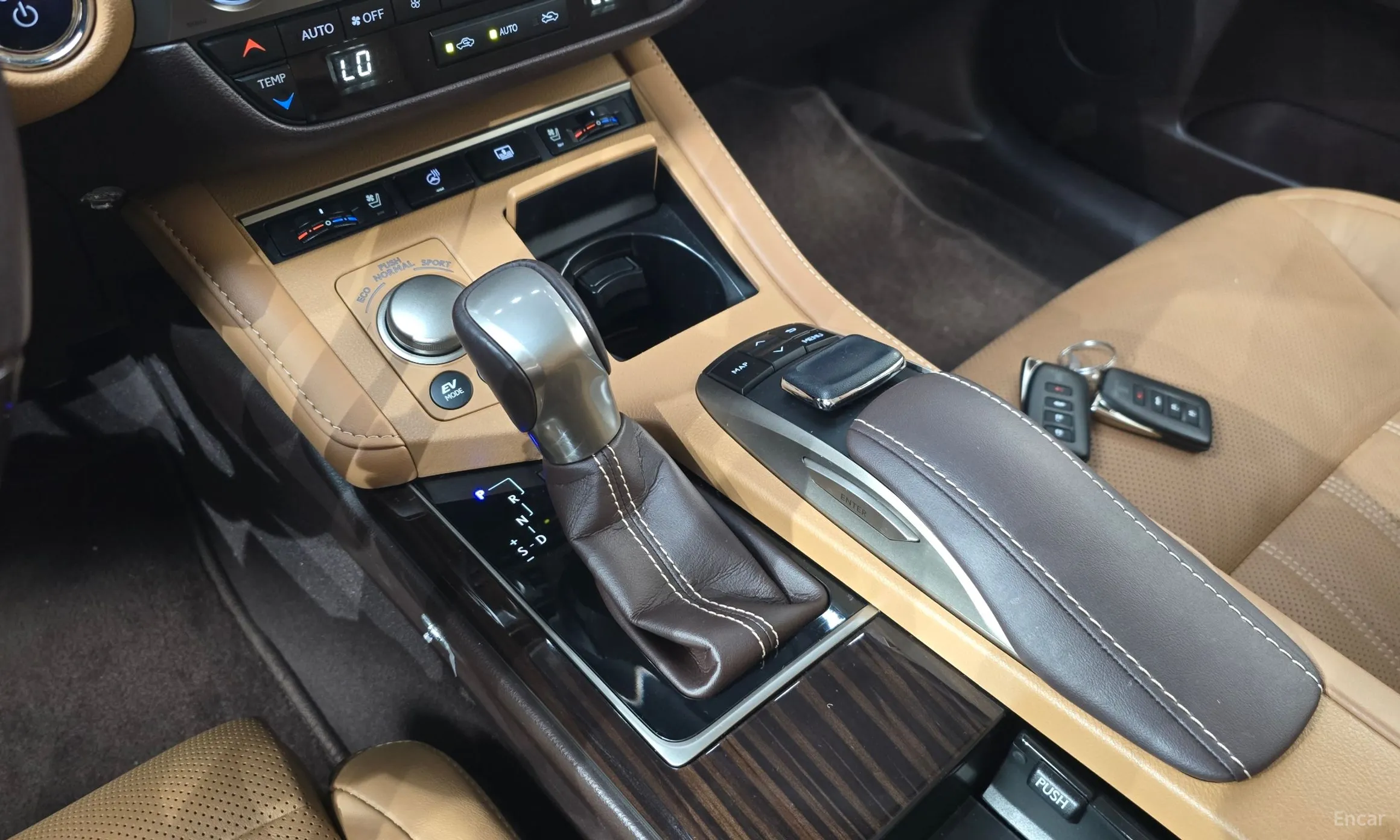 Lexus New ES300h превью 9