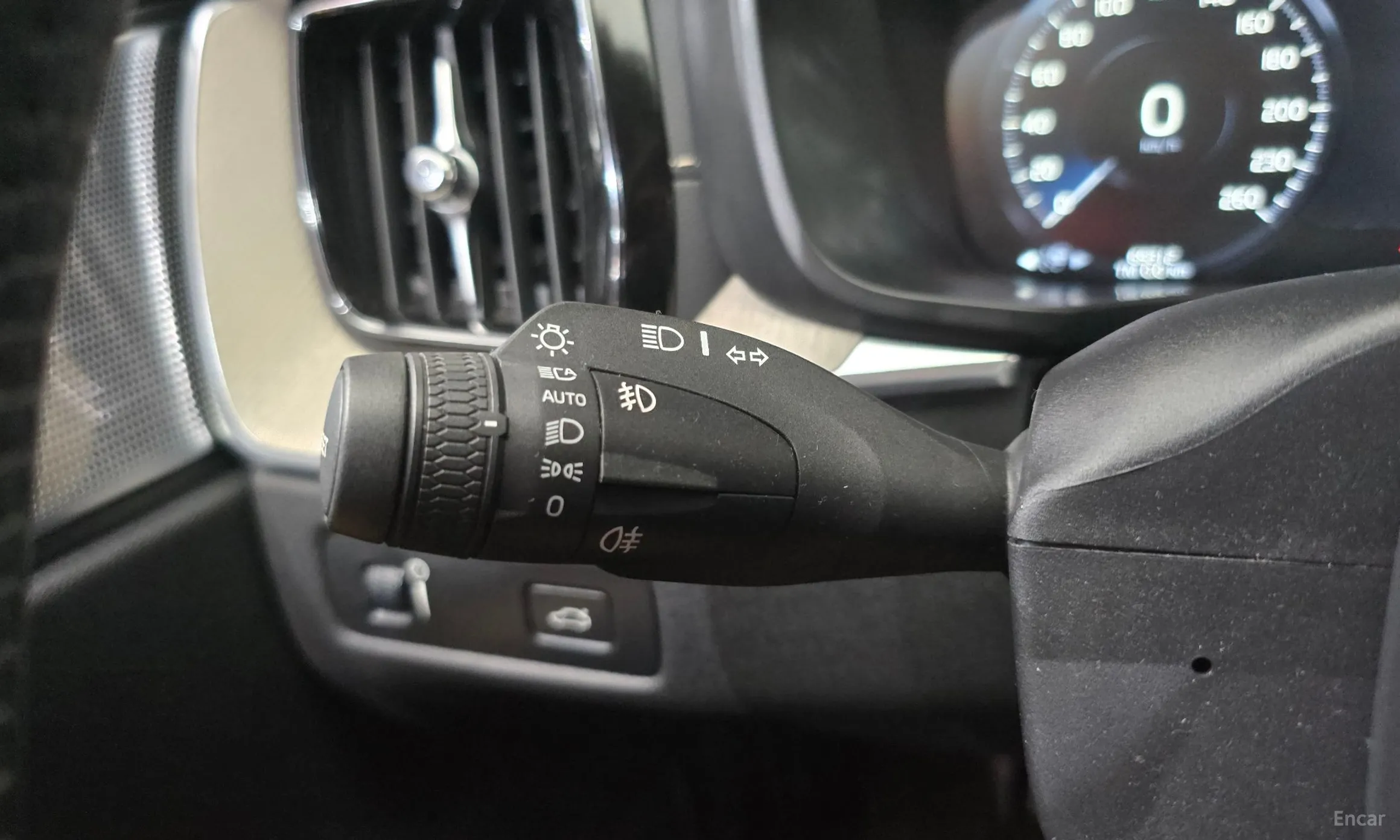 Volvo XC60 Gen 2 превью 20