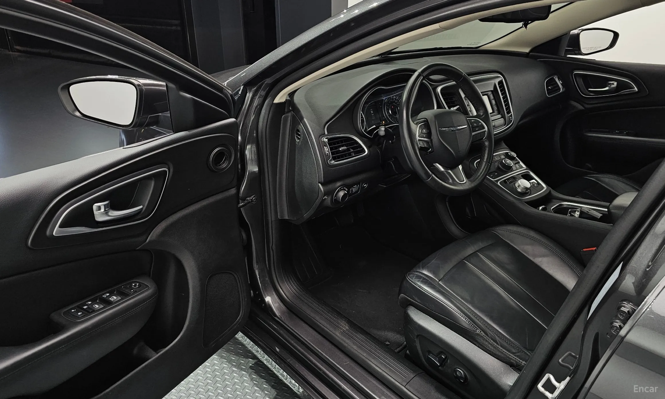 Chrysler 200 Second generation превью 10