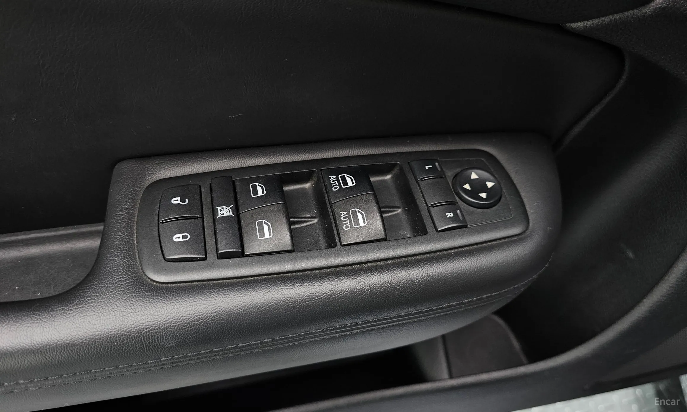 Chrysler 200 Second generation превью 20