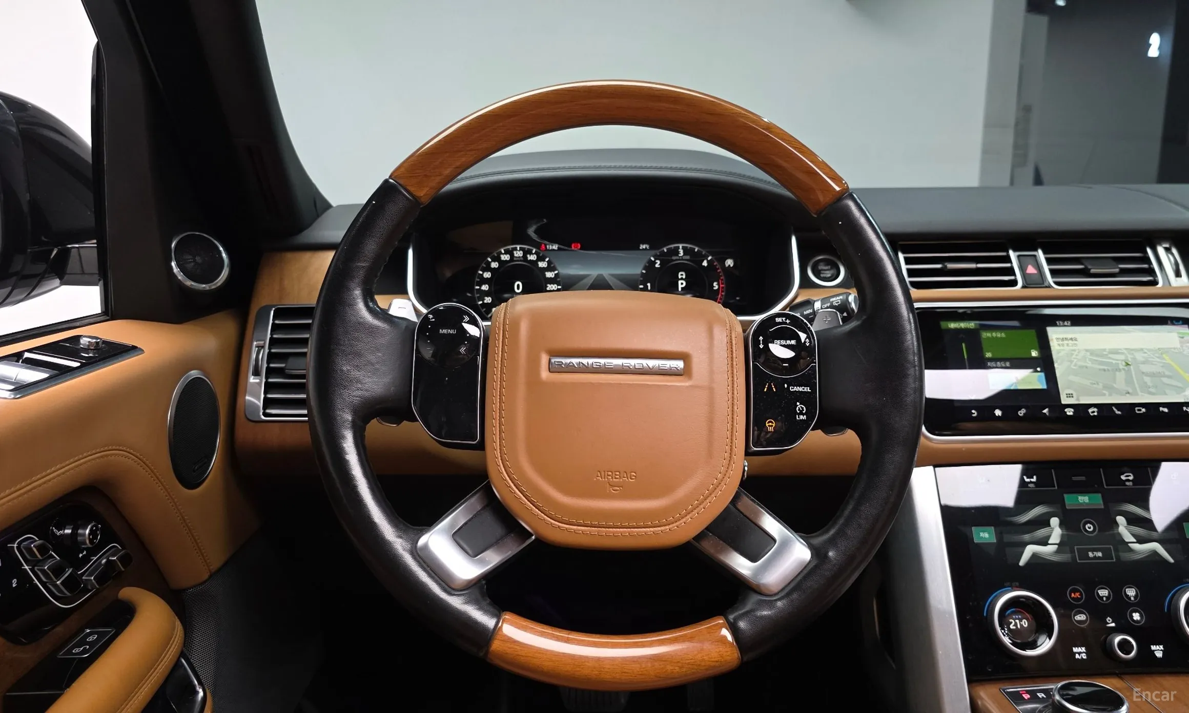 Land Rover Range Rover 4th Generation превью 13