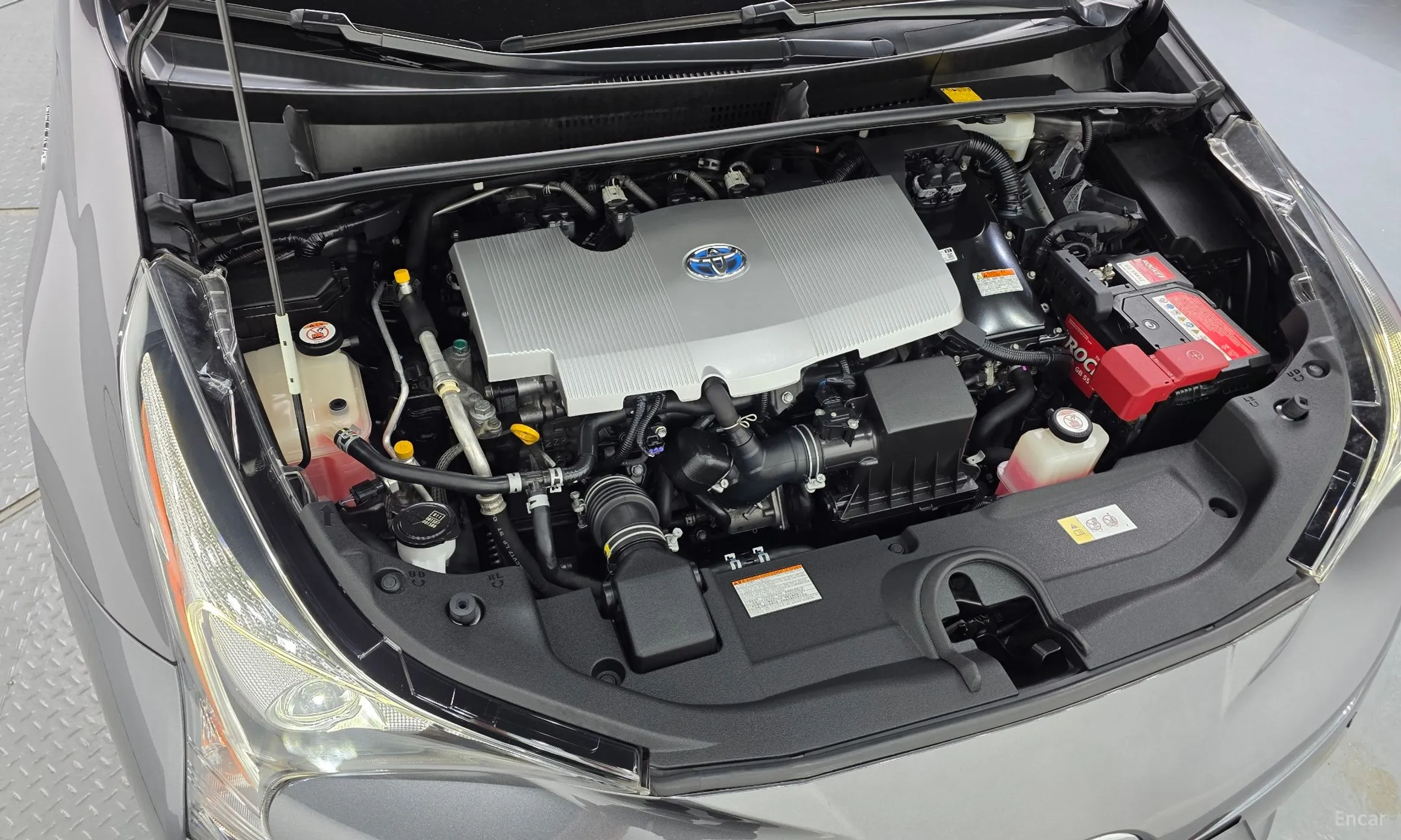 Toyota Prius 4th Generation превью 6