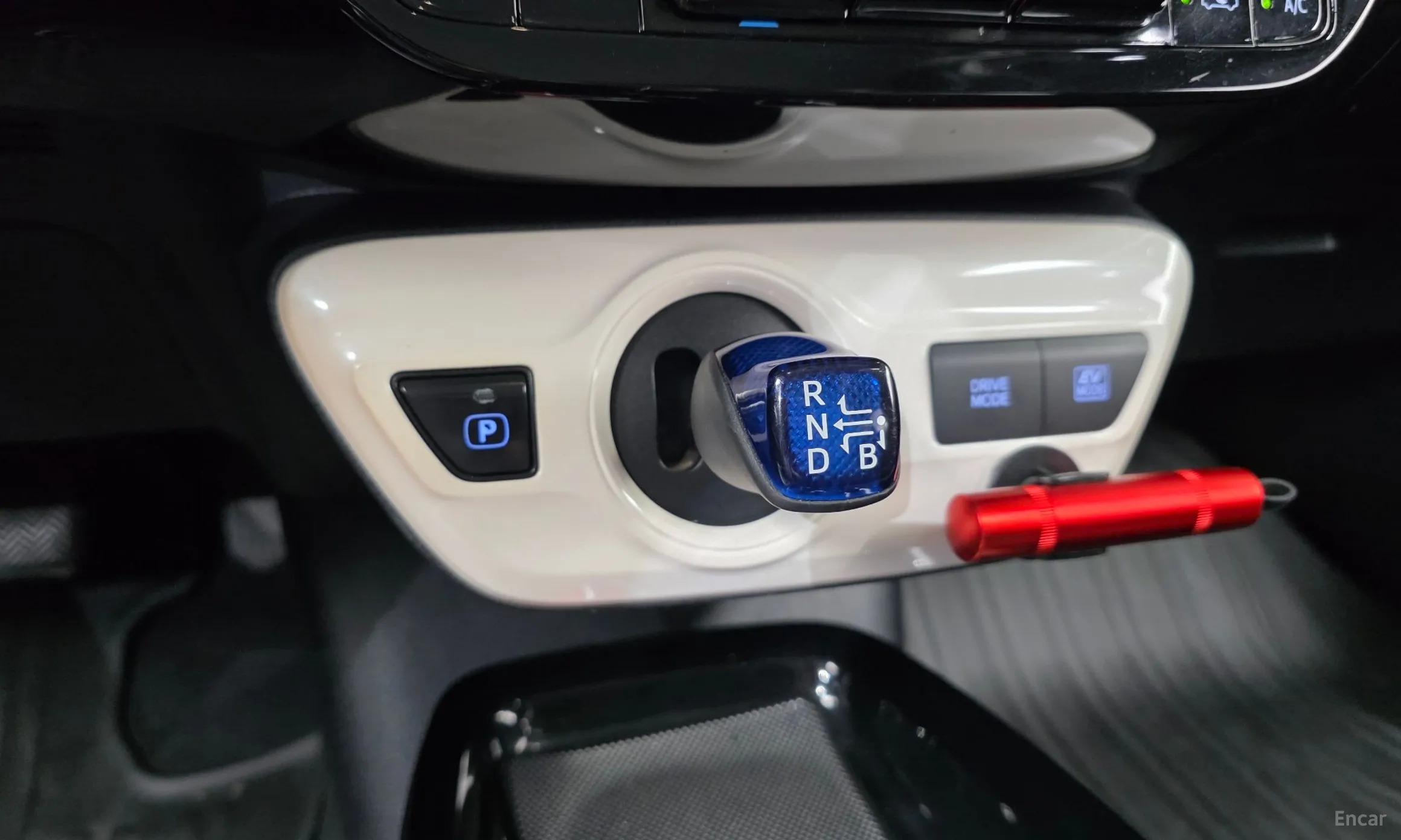 Toyota Prius 4th Generation превью 9