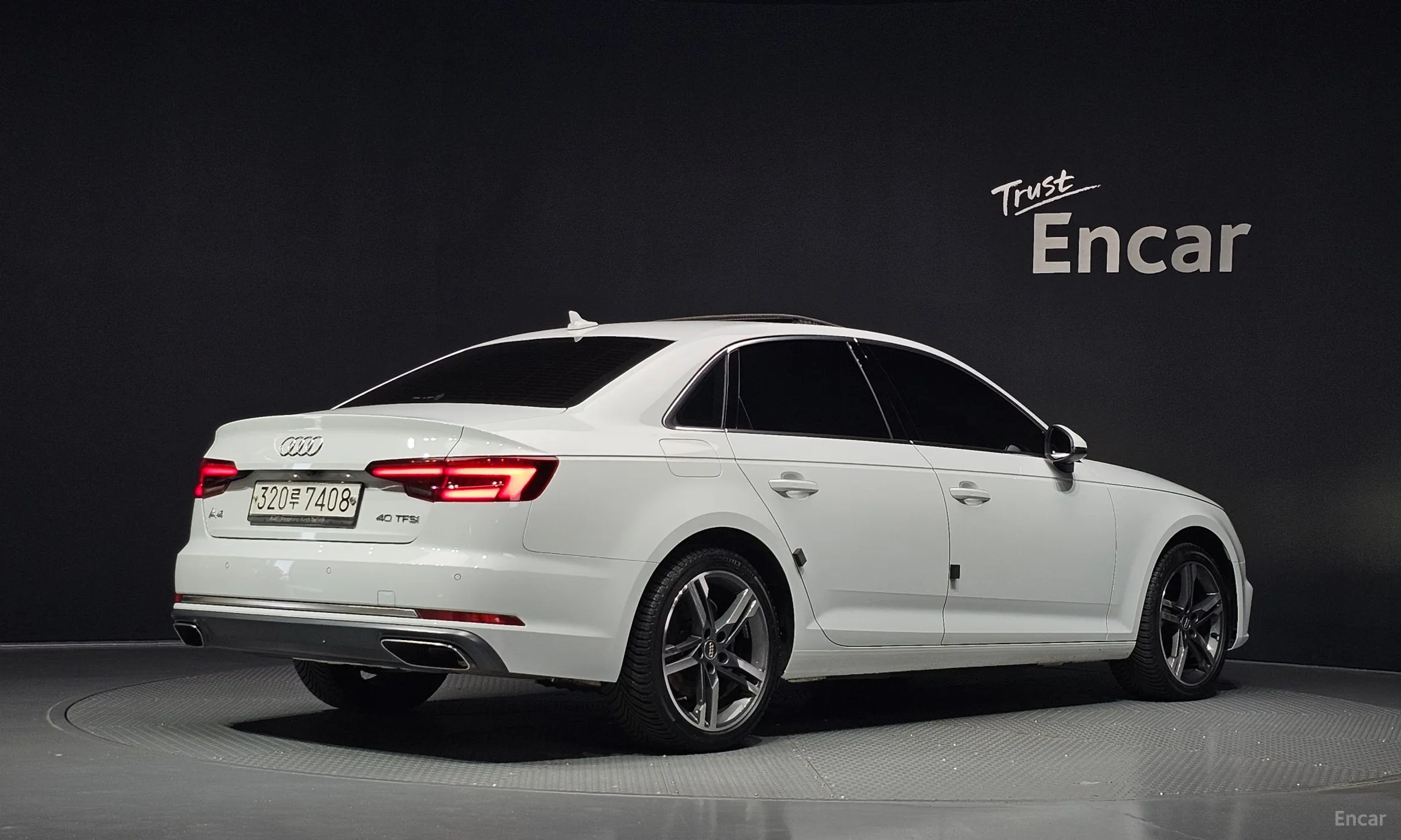 Audi A4 (B9)