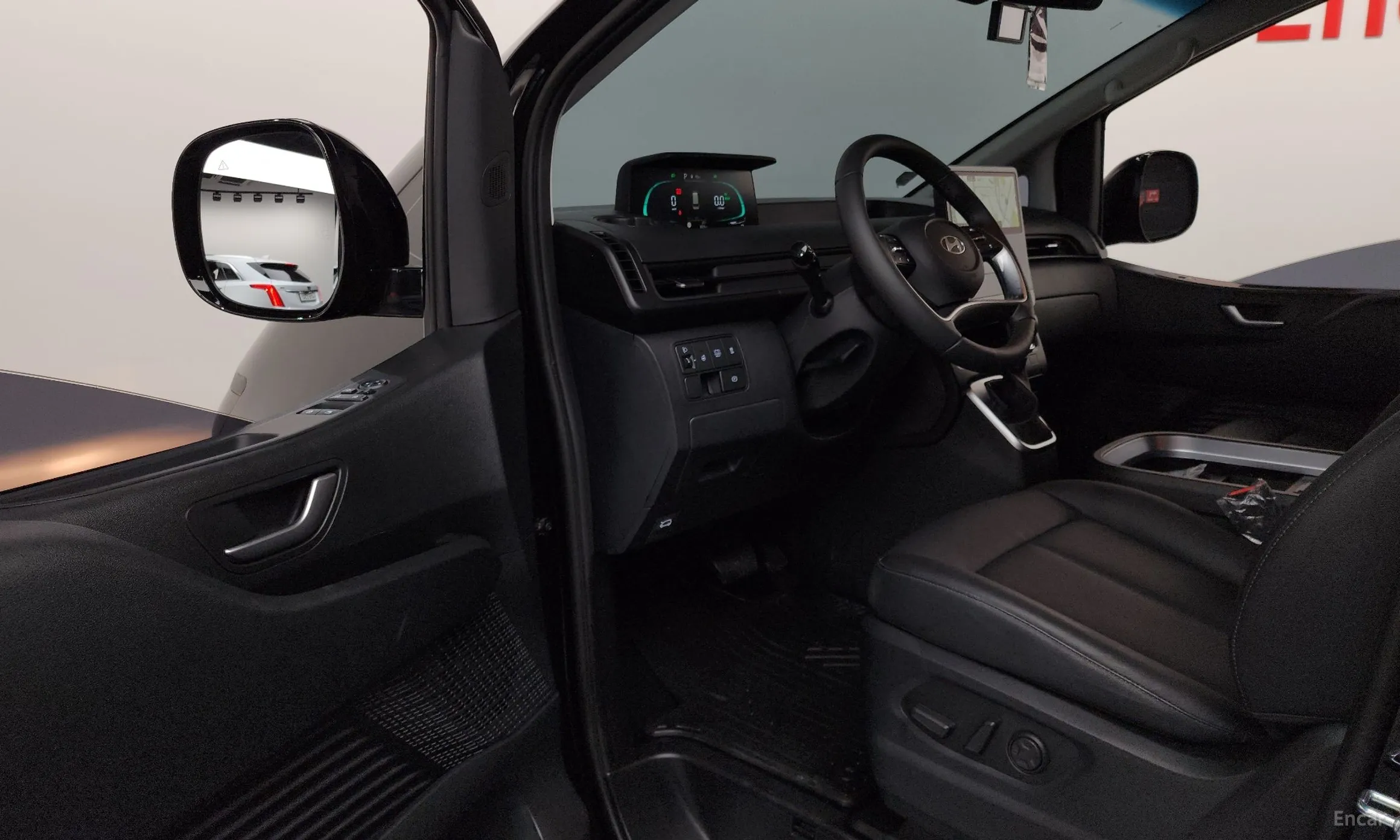 Hyundai Staria превью 10