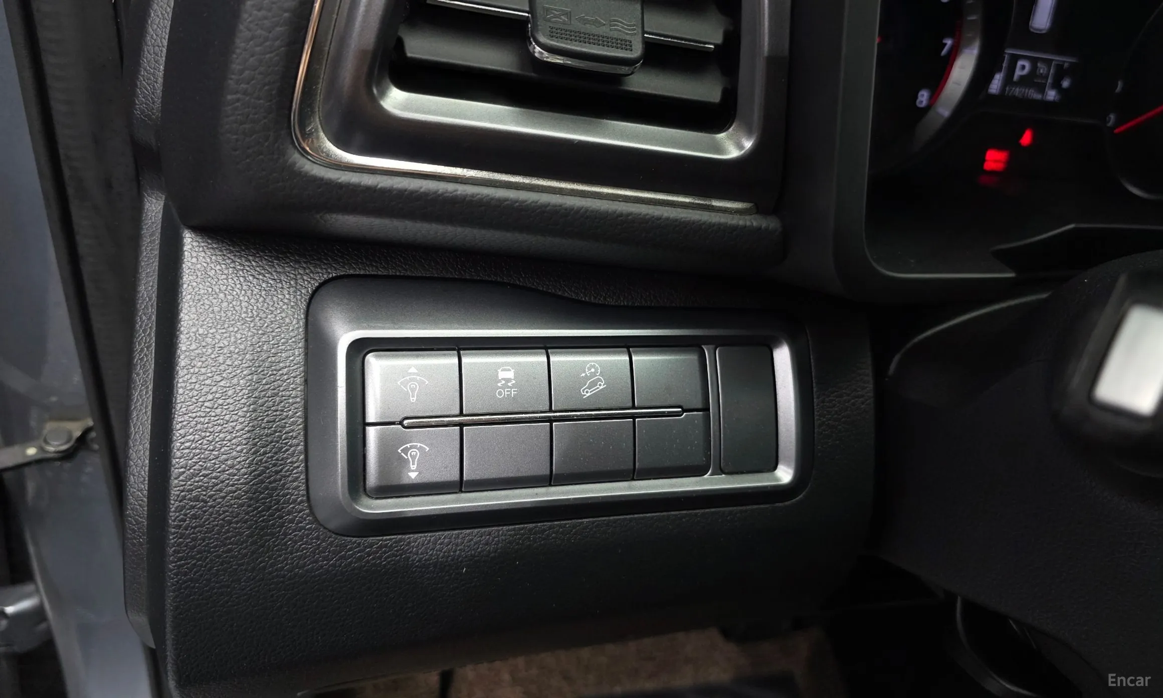 KG Mobility (SsangYong) Berry New Tivoli превью 20