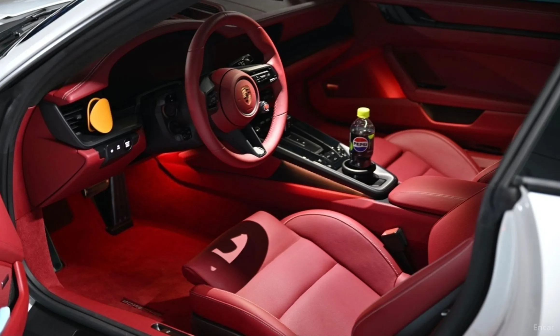 Porsche 911 (992) превью 5