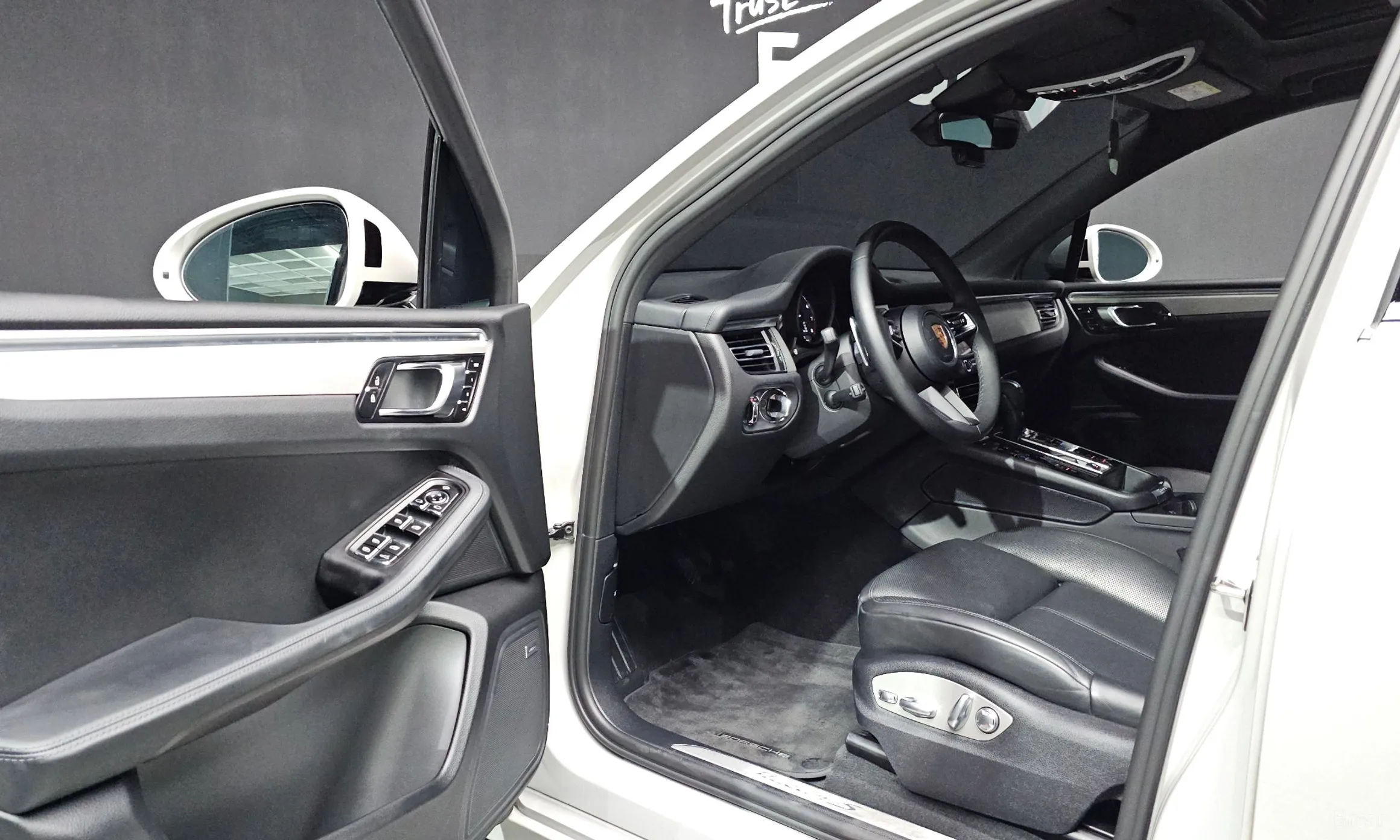 Porsche Macan превью 10
