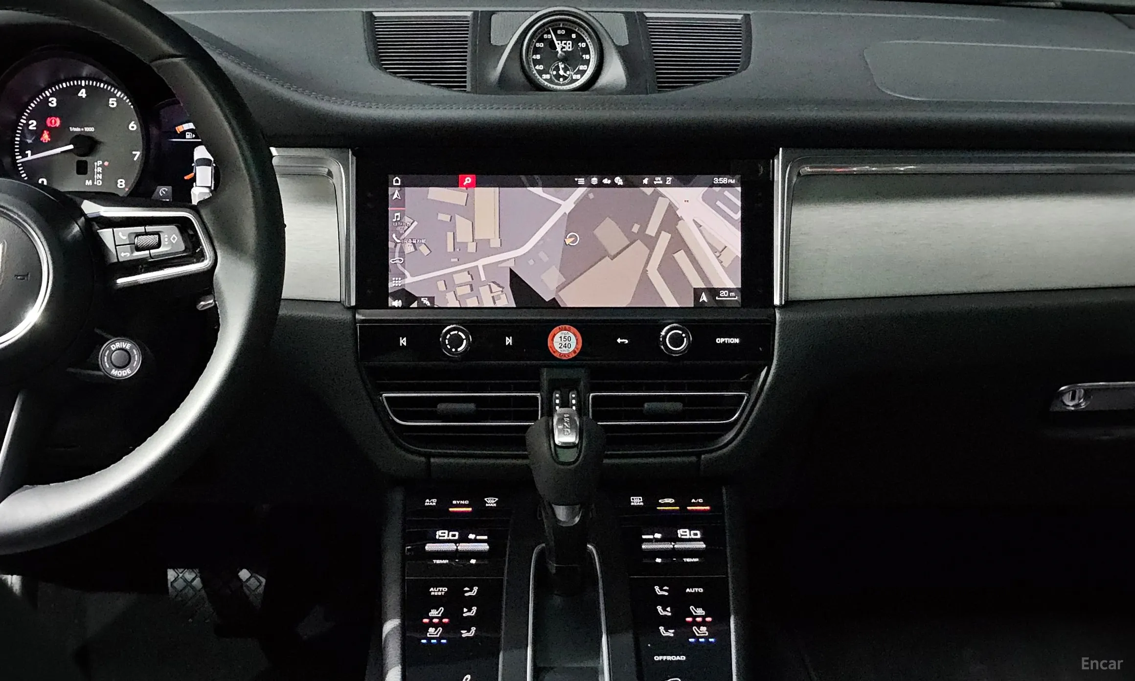 Porsche Macan превью 14