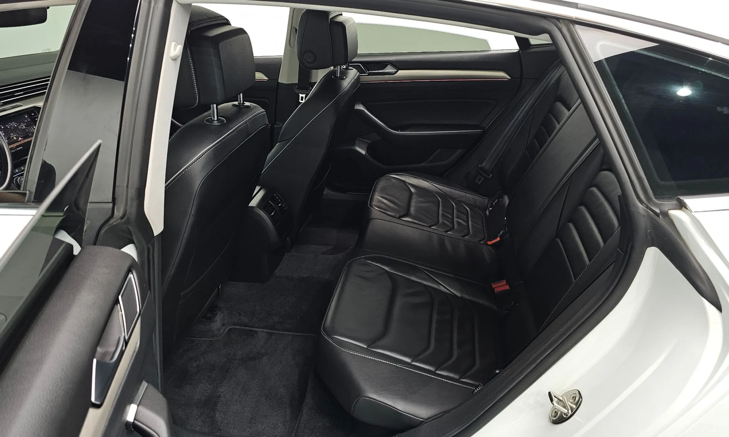 Volkswagen Ateon превью 11