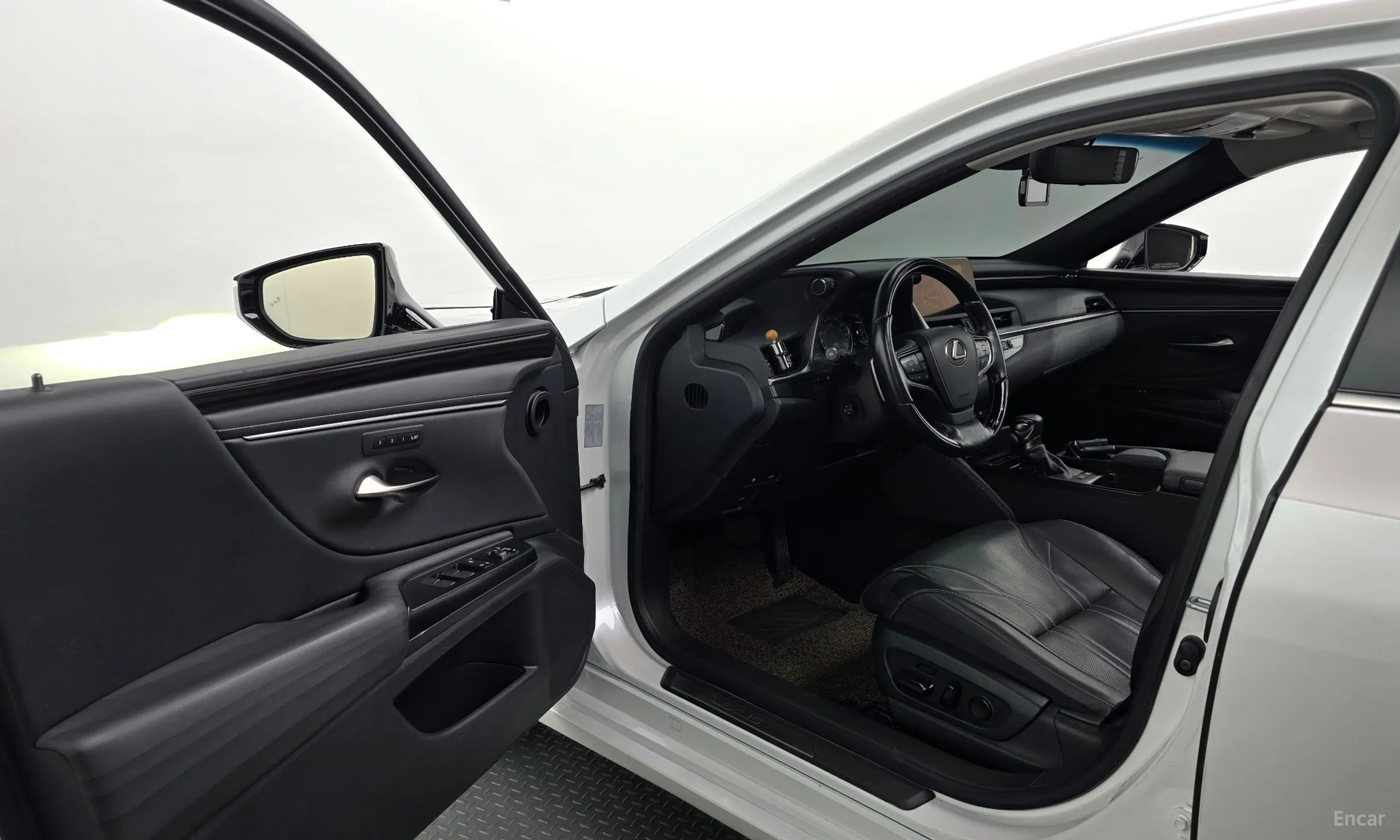 Lexus ES300h 7th Generation превью 10