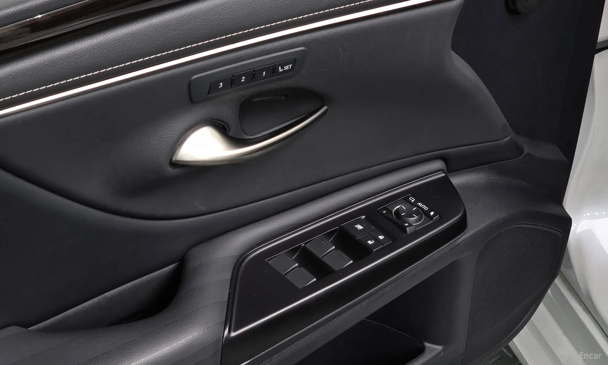 Lexus ES300h 7th Generation превью 16