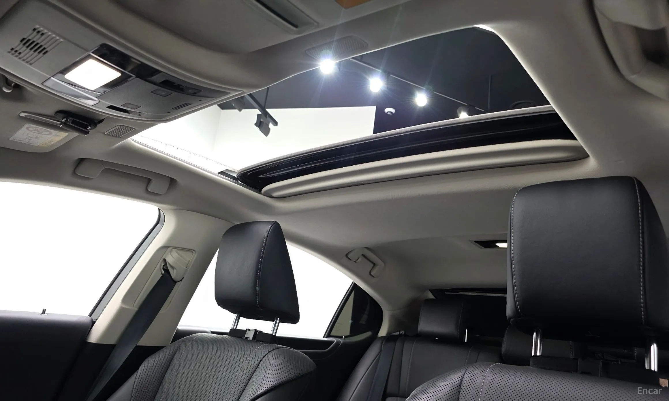 Lexus ES300h 7th Generation превью 19