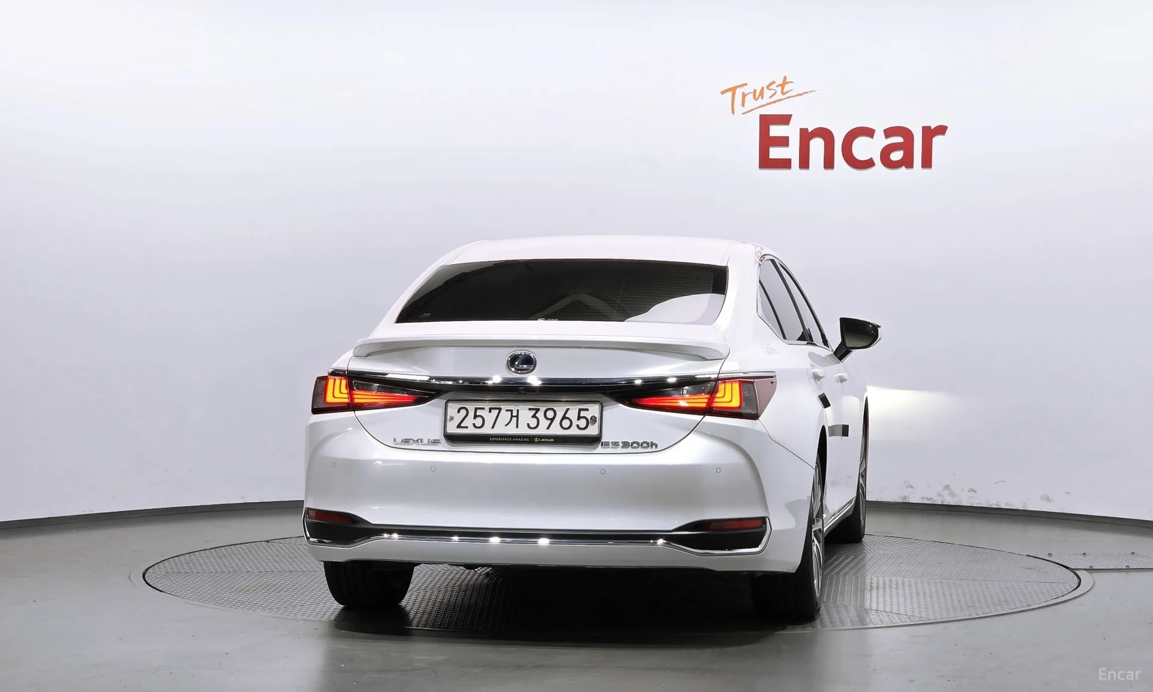 Lexus ES300h 7th Generation превью 4