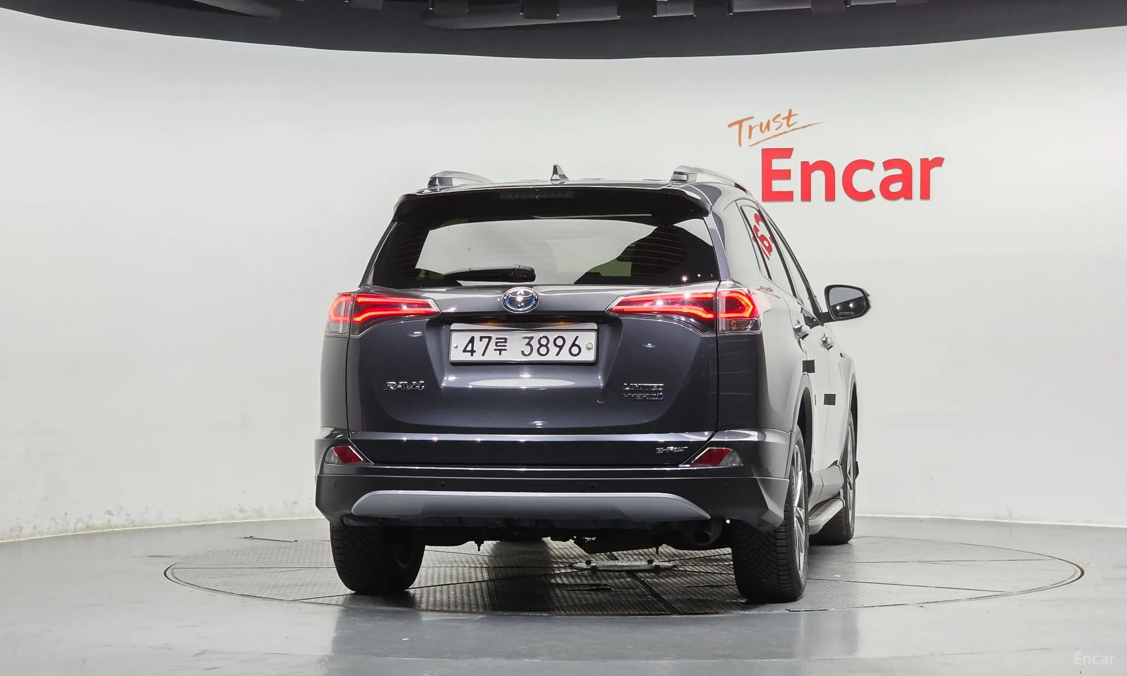 Toyota RAV4 превью 4