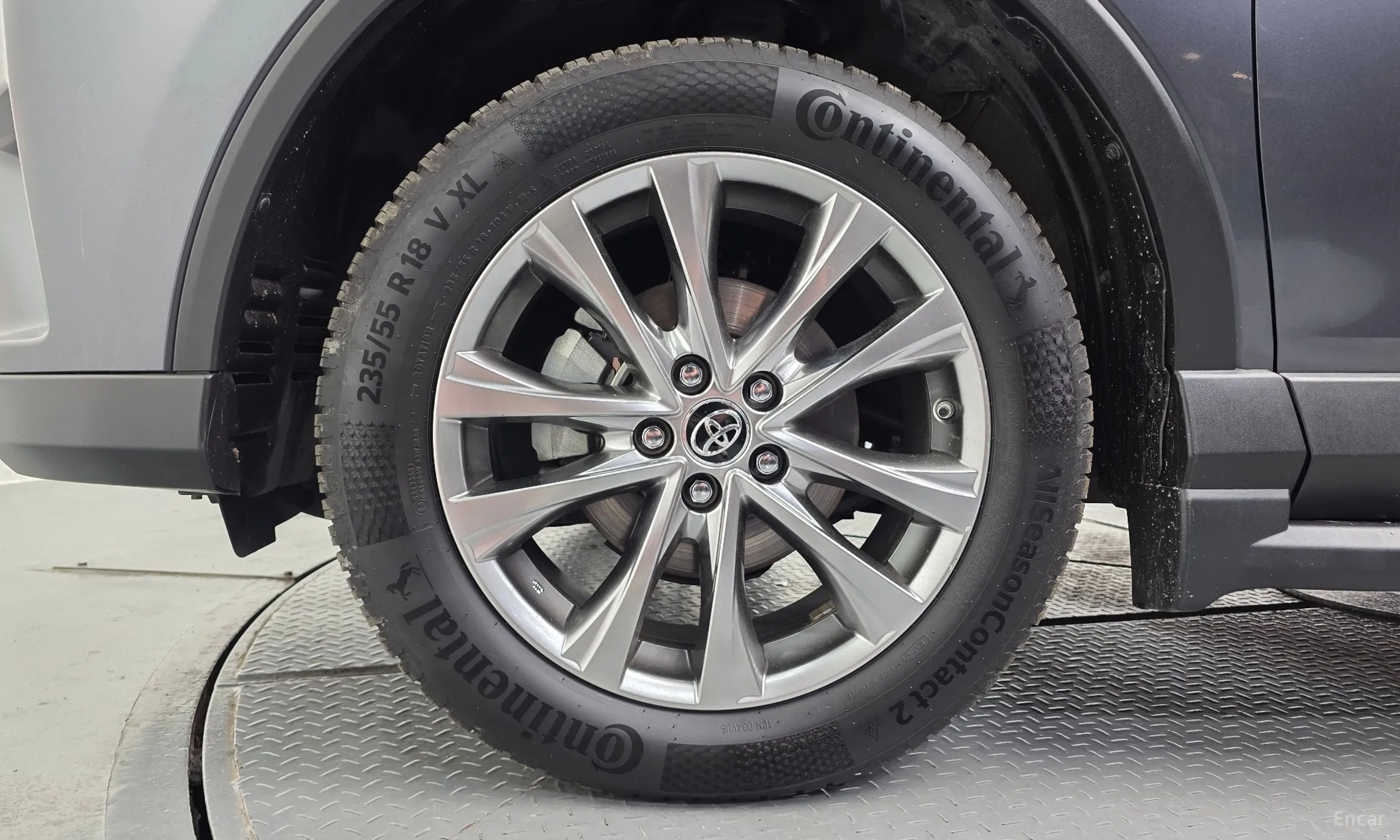 Toyota RAV4 превью 5