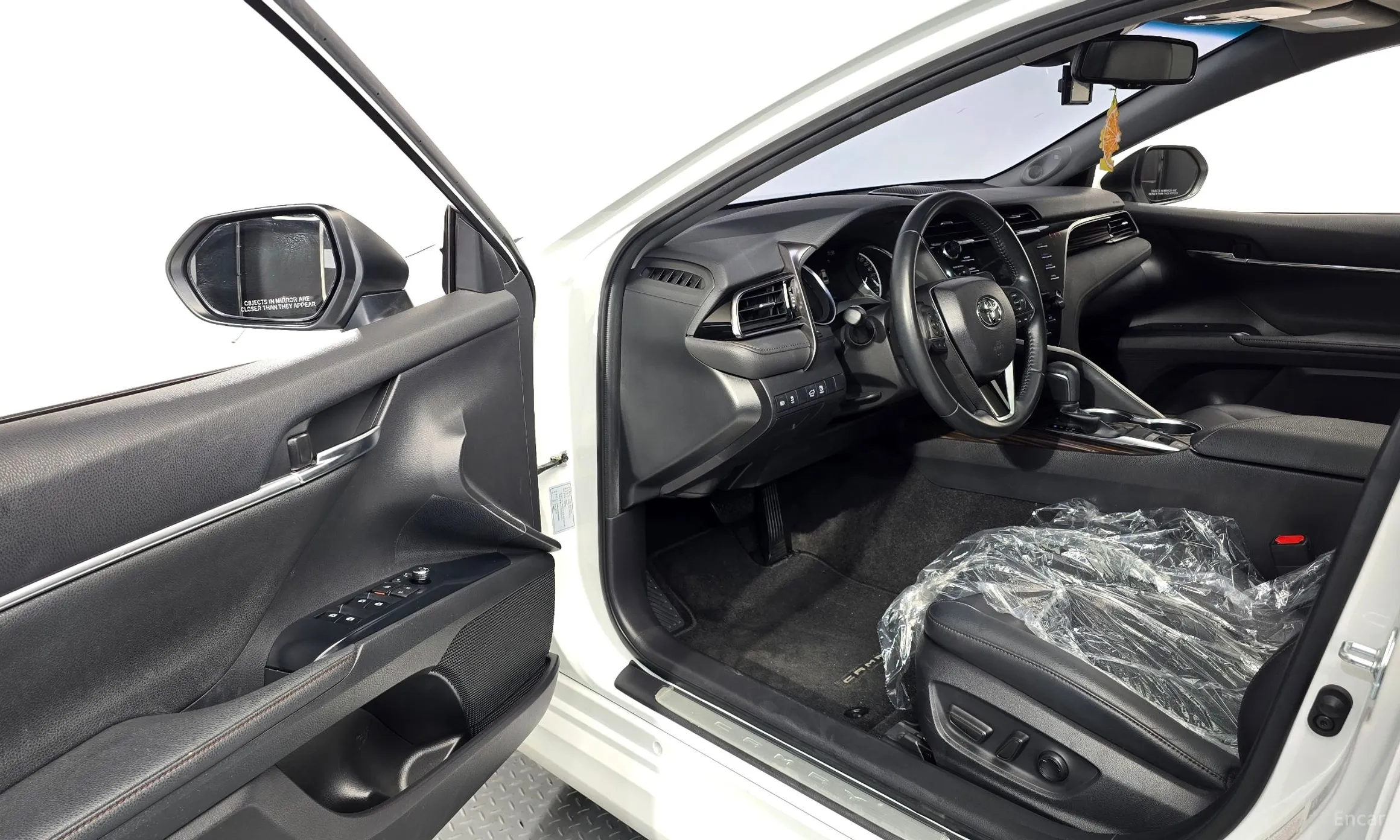 Toyota Camry (XV70) превью 10