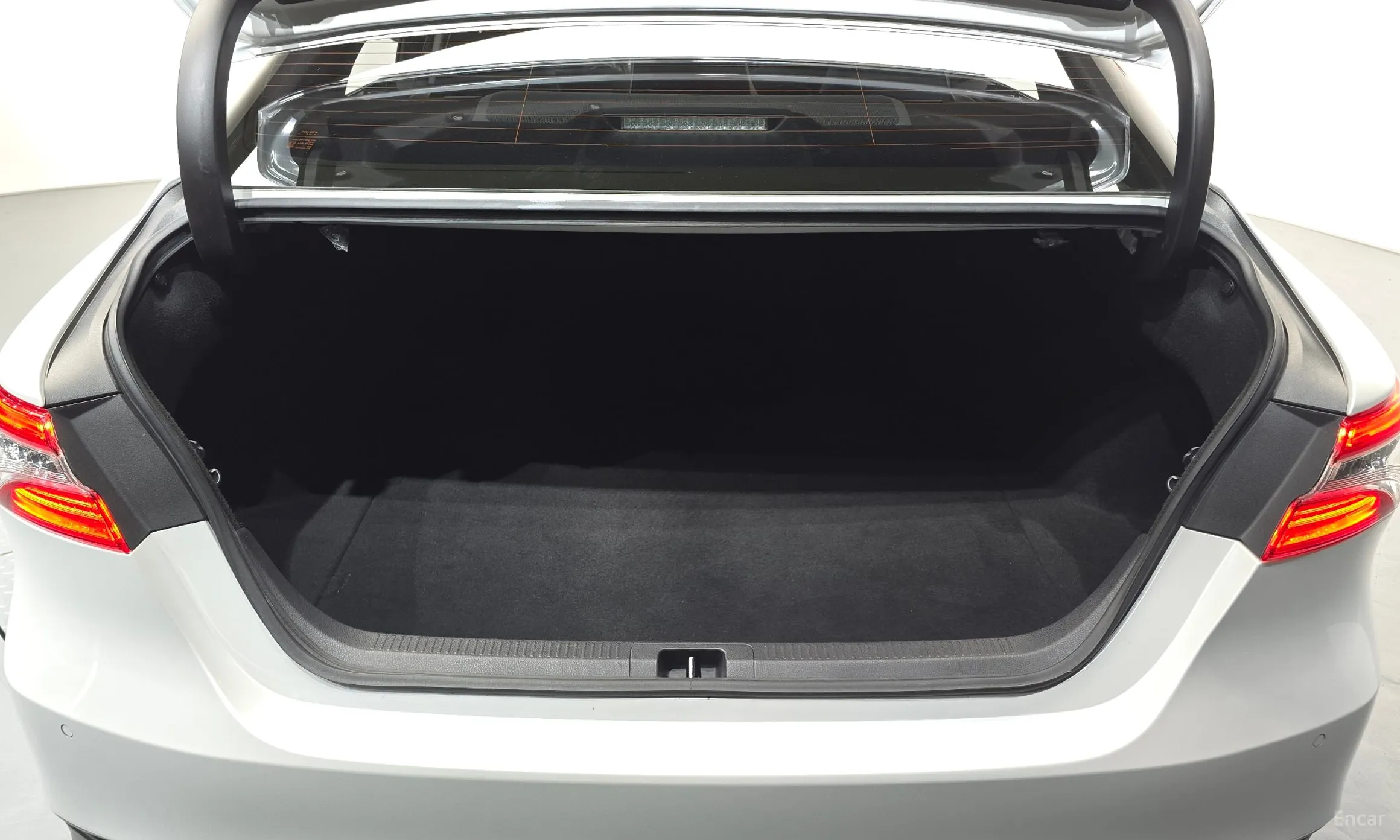 Toyota Camry (XV70) превью 16