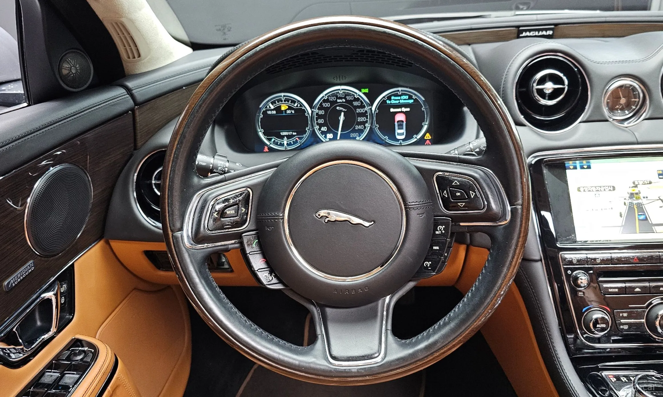 Jaguar All New XJ превью 12