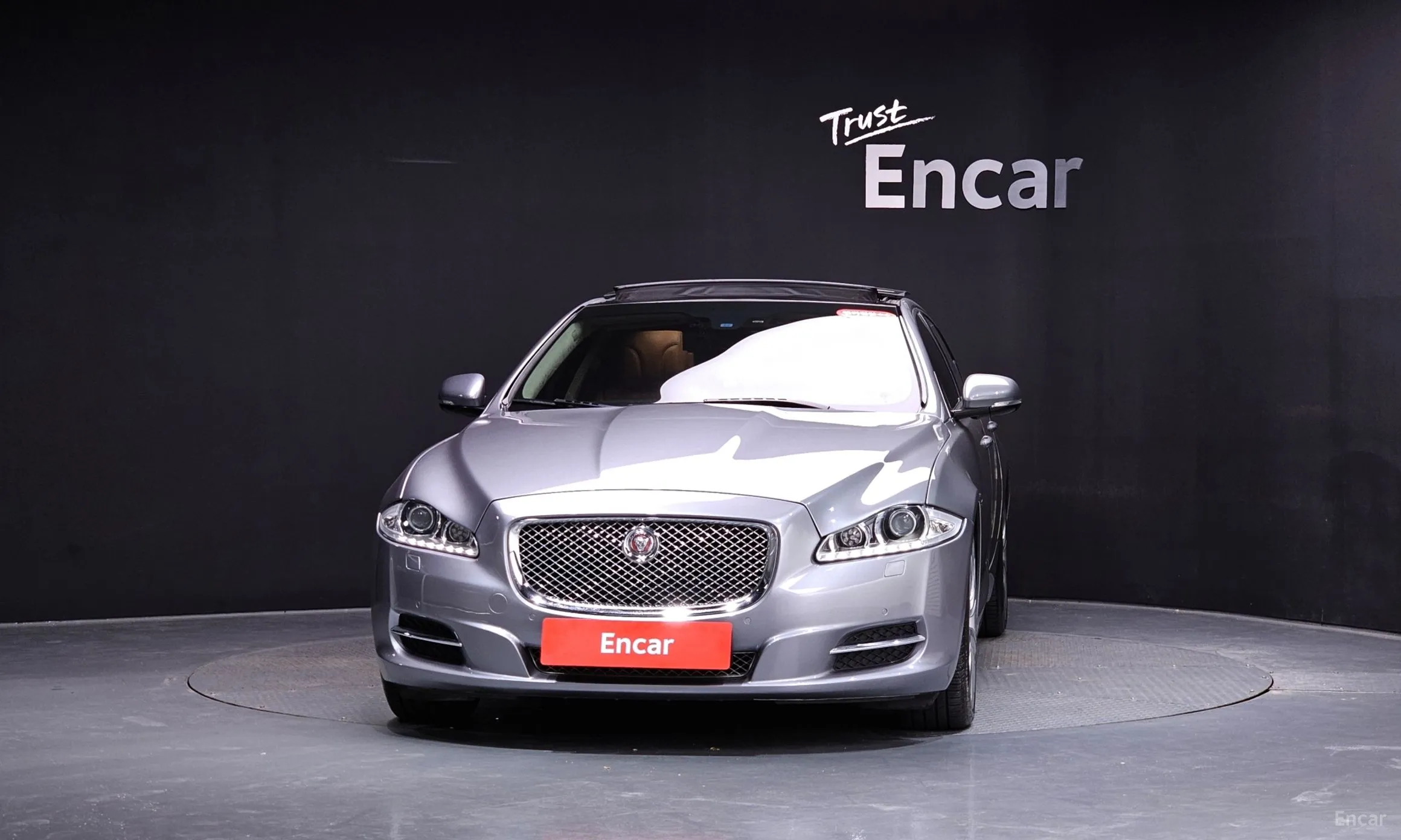 Jaguar All New XJ превью 3