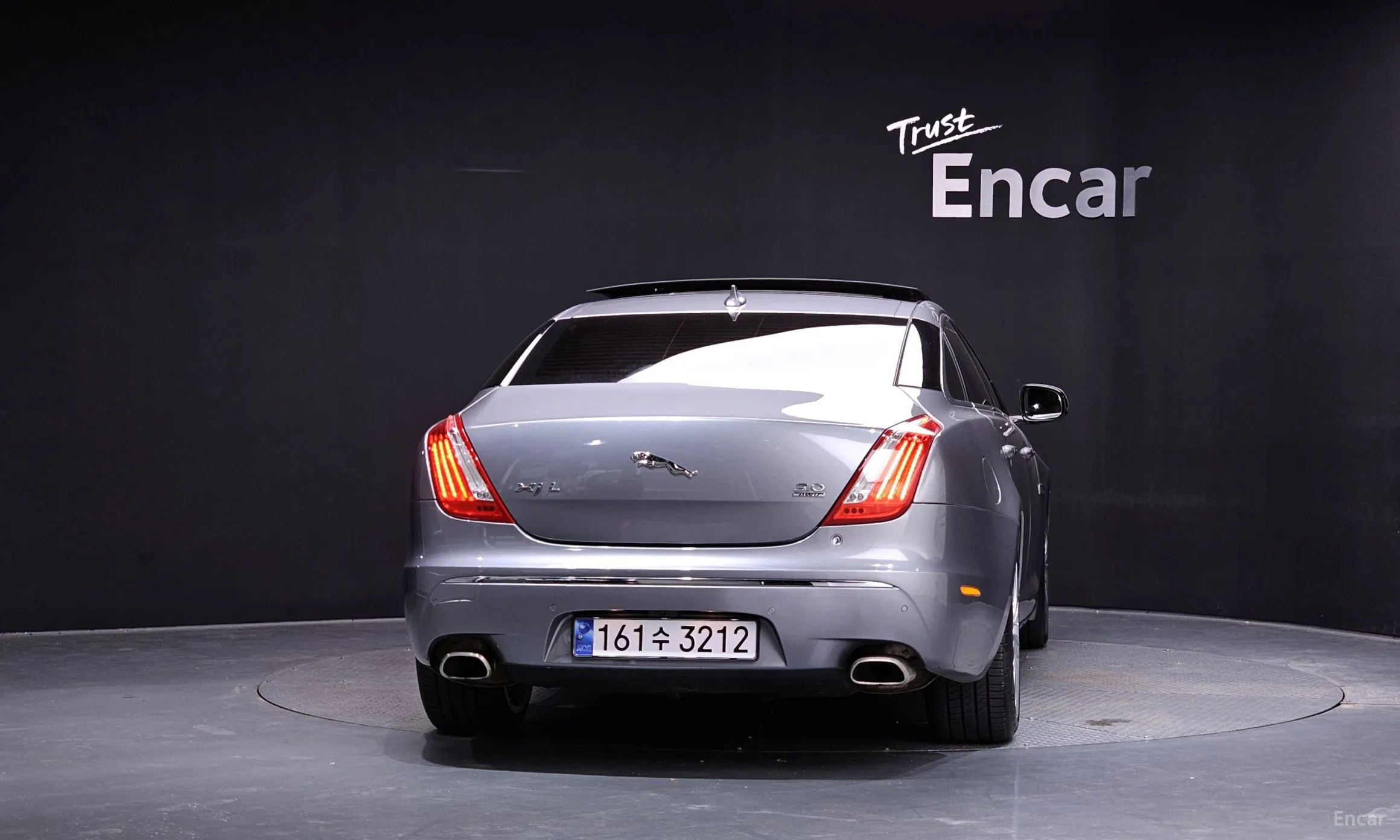 Jaguar All New XJ превью 4