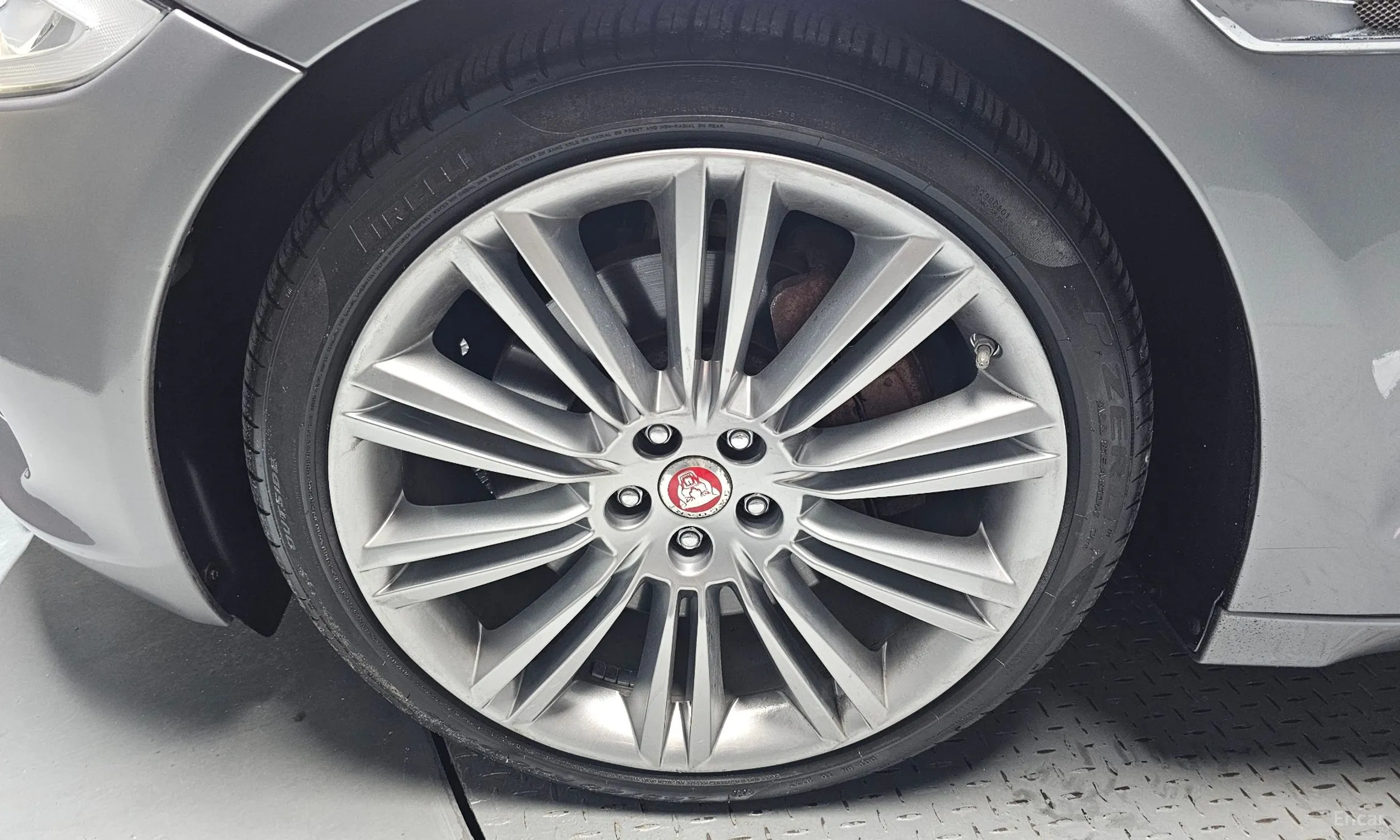 Jaguar All New XJ превью 5