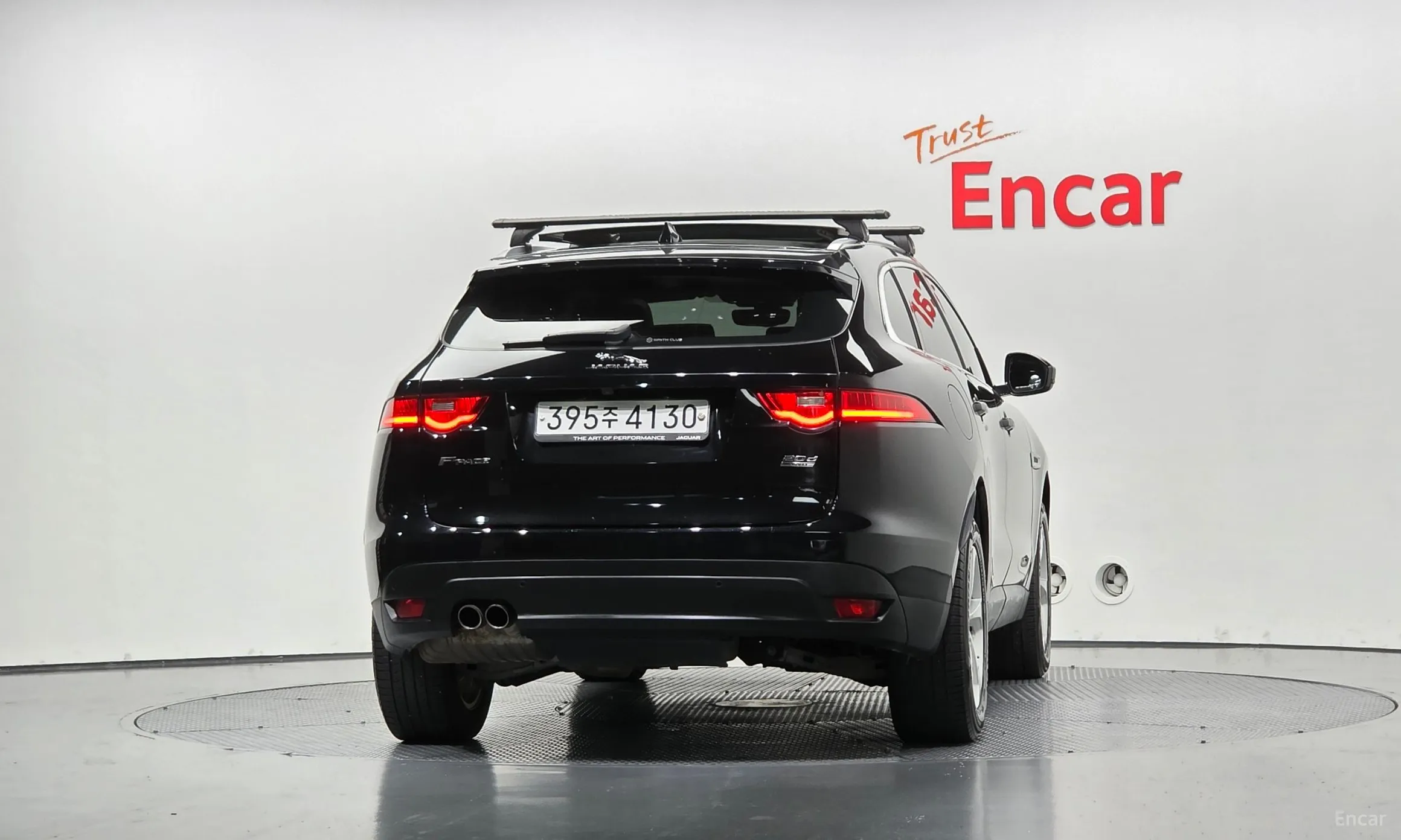 Jaguar F-PACE превью 4