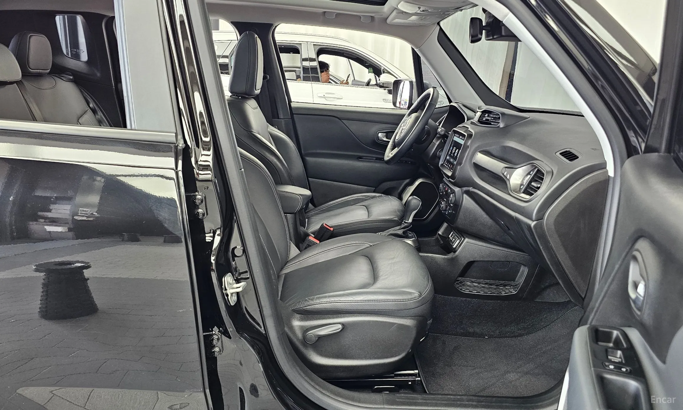 Jeep Renegade превью 11