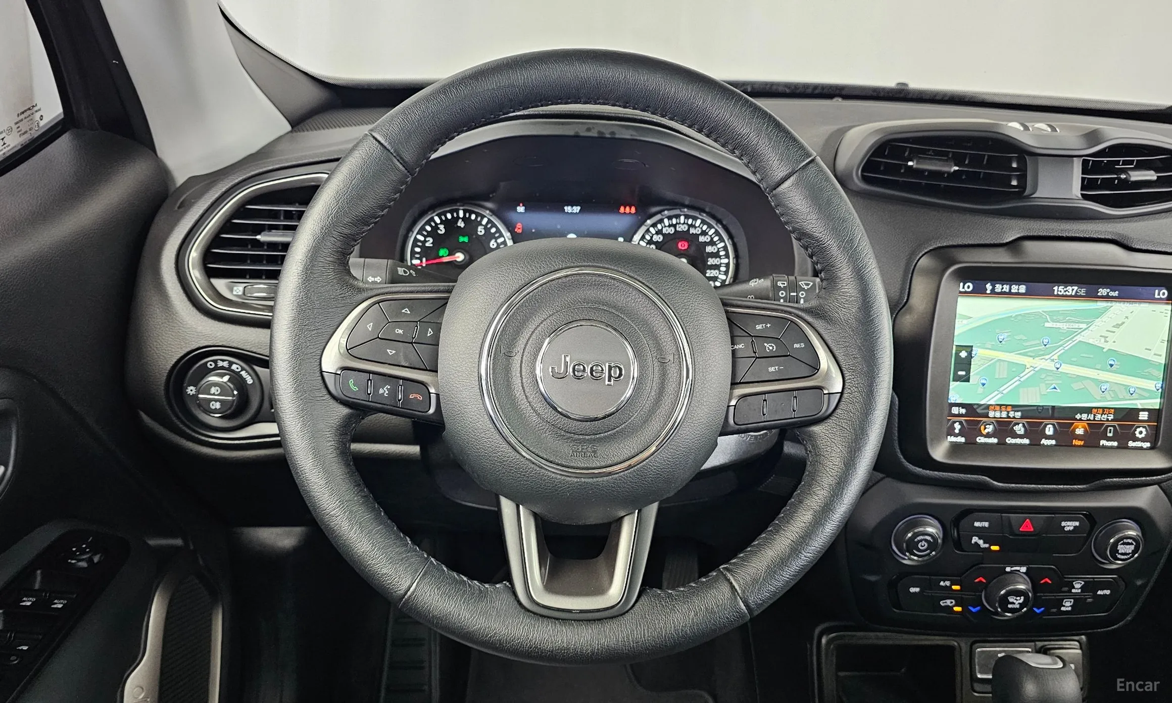 Jeep Renegade превью 13