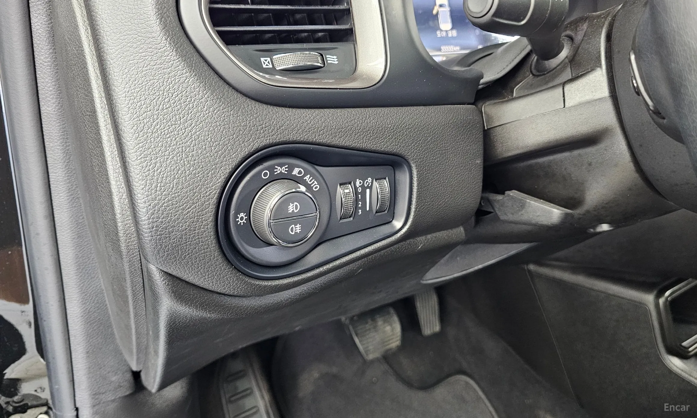 Jeep Renegade превью 16