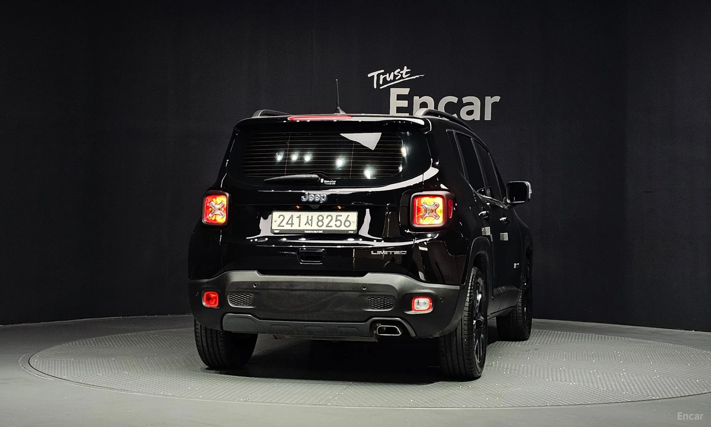 Jeep Renegade превью 4