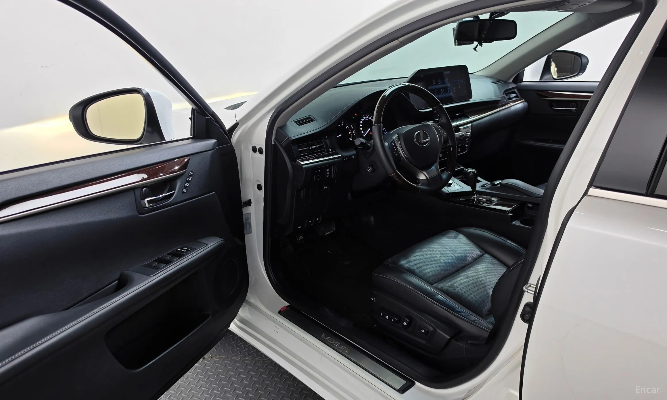 Lexus New ES350 превью 10