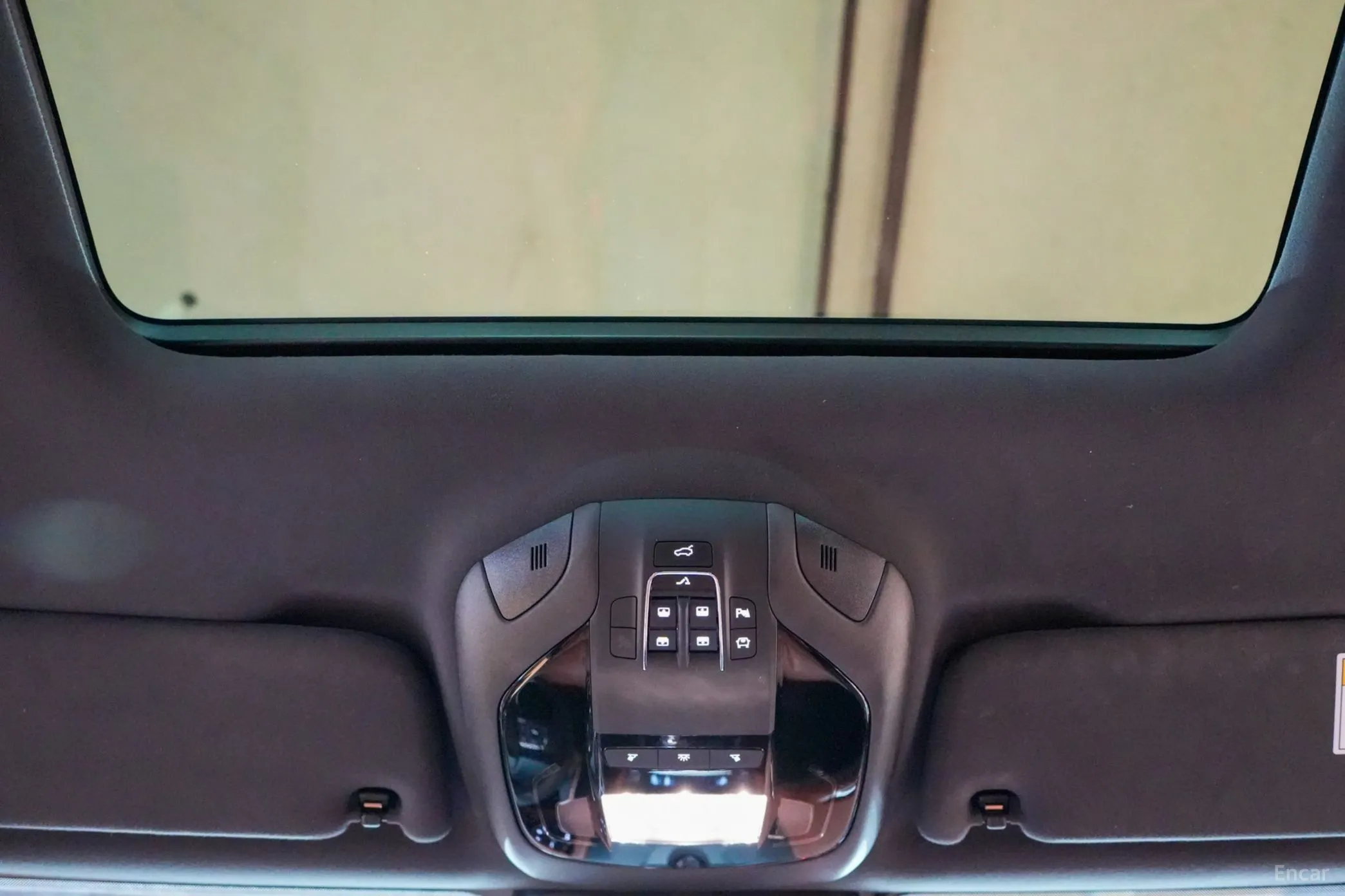 Maserati Levante превью 12