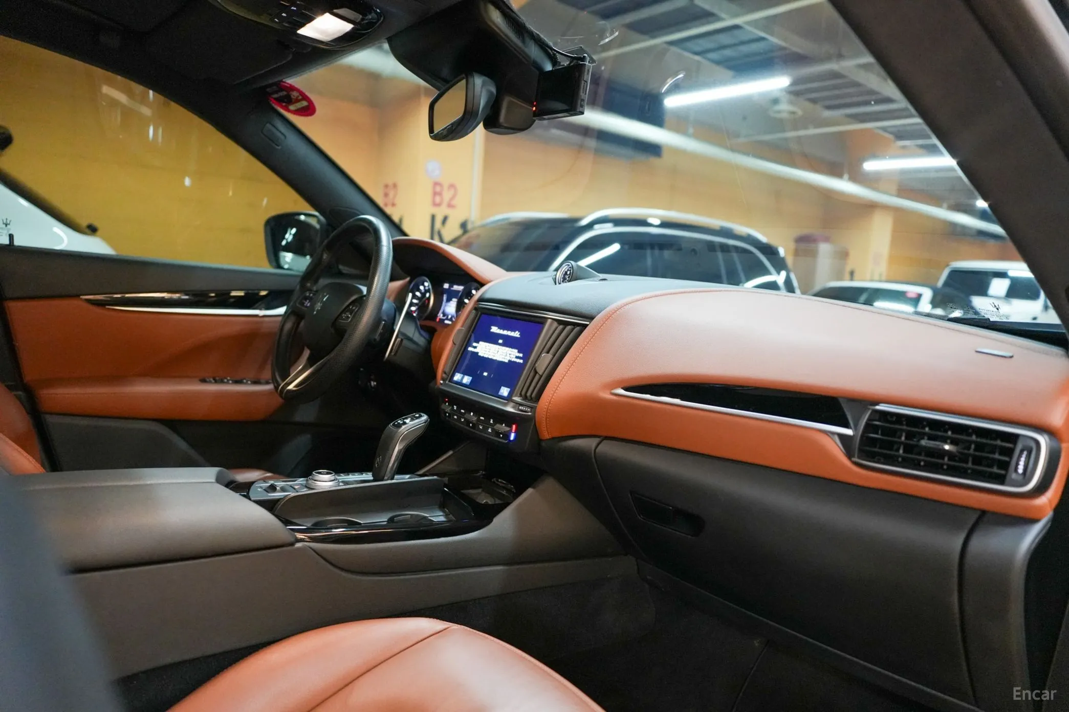 Maserati Levante превью 14