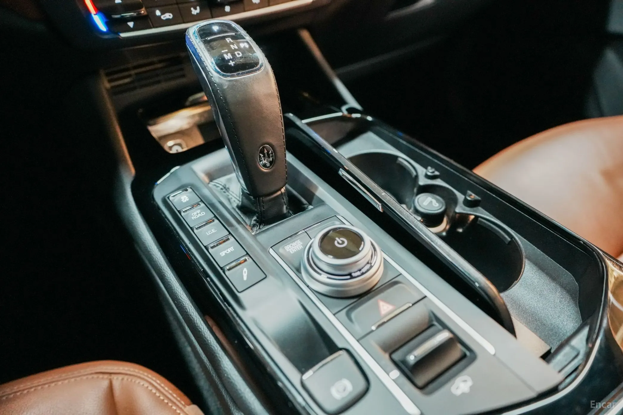 Maserati Levante превью 16