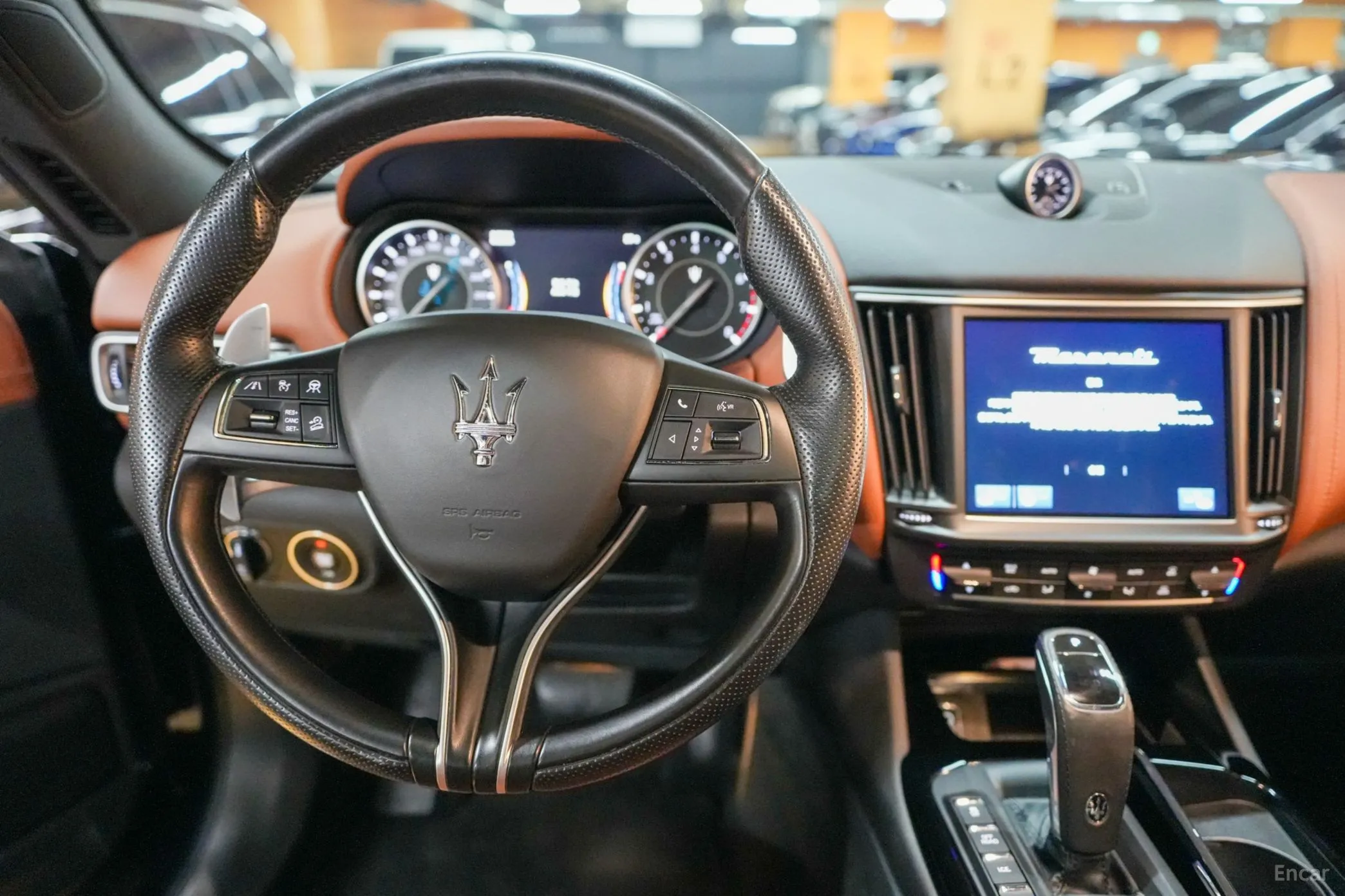 Maserati Levante превью 9