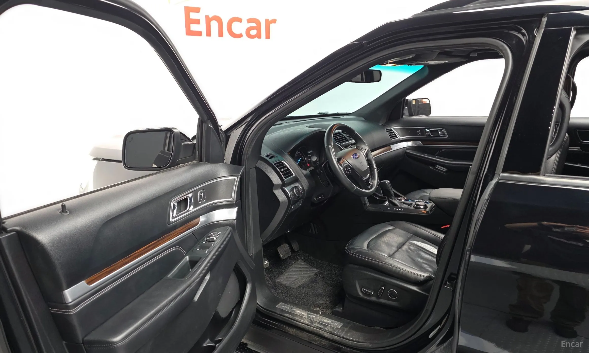 Ford Explorer превью 10