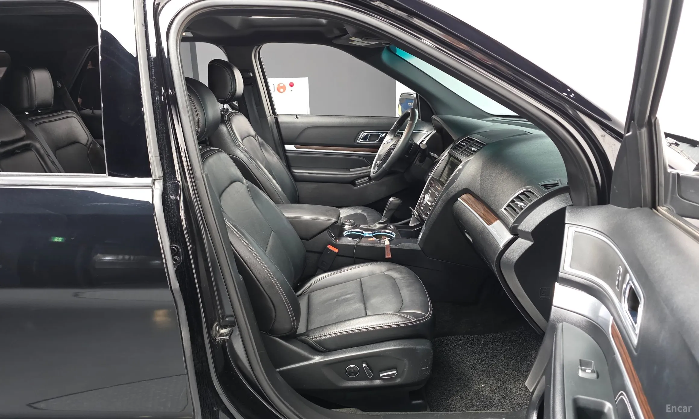 Ford Explorer превью 11