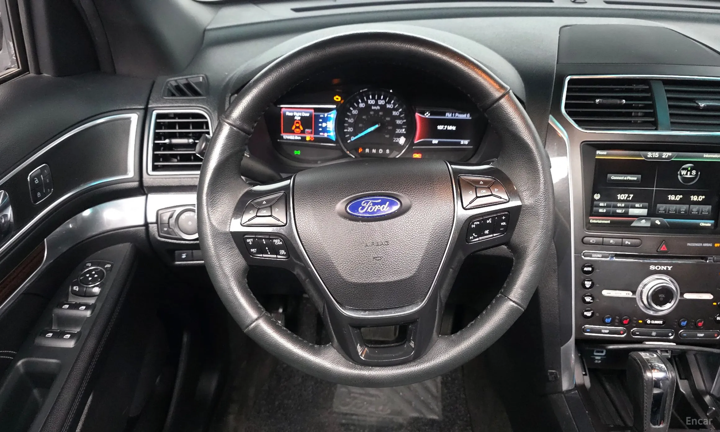 Ford Explorer превью 13