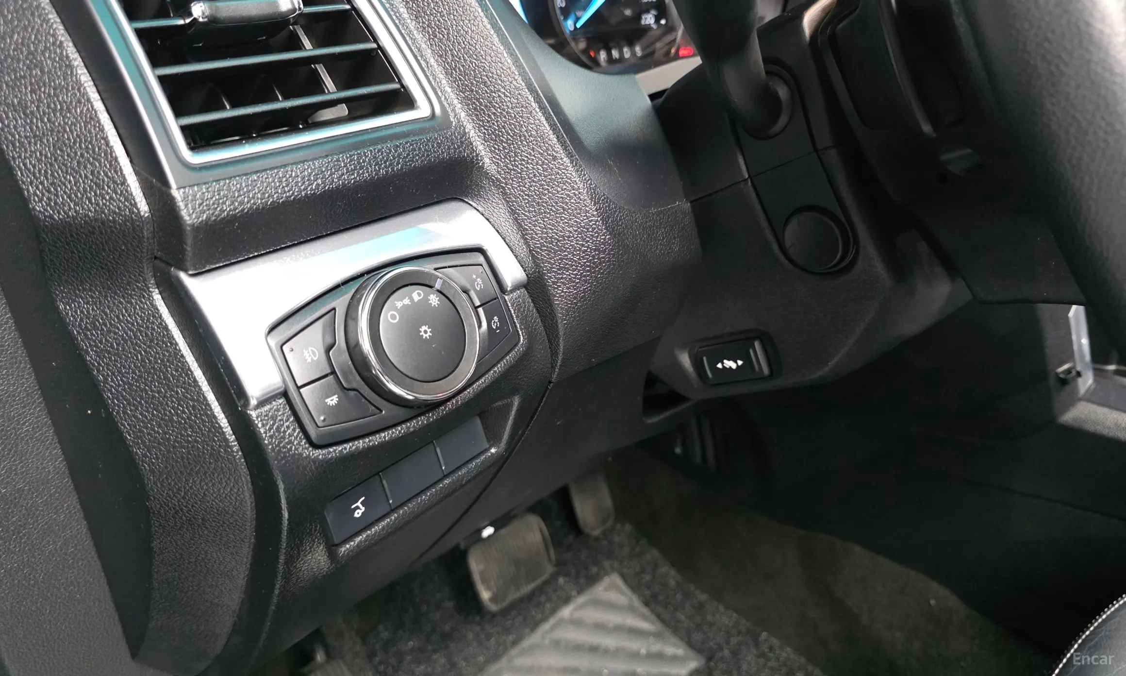 Ford Explorer превью 18