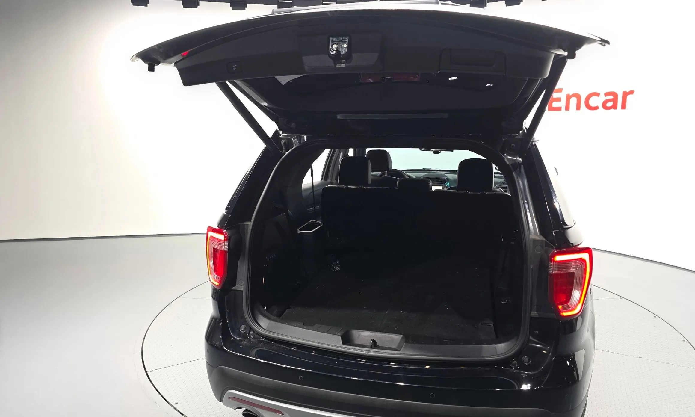 Ford Explorer превью 20